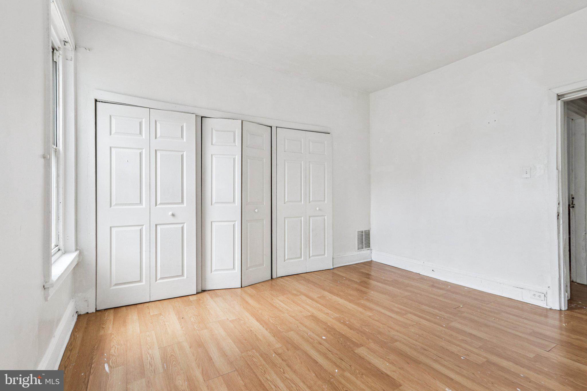 2316 N SMEDLEY STREET