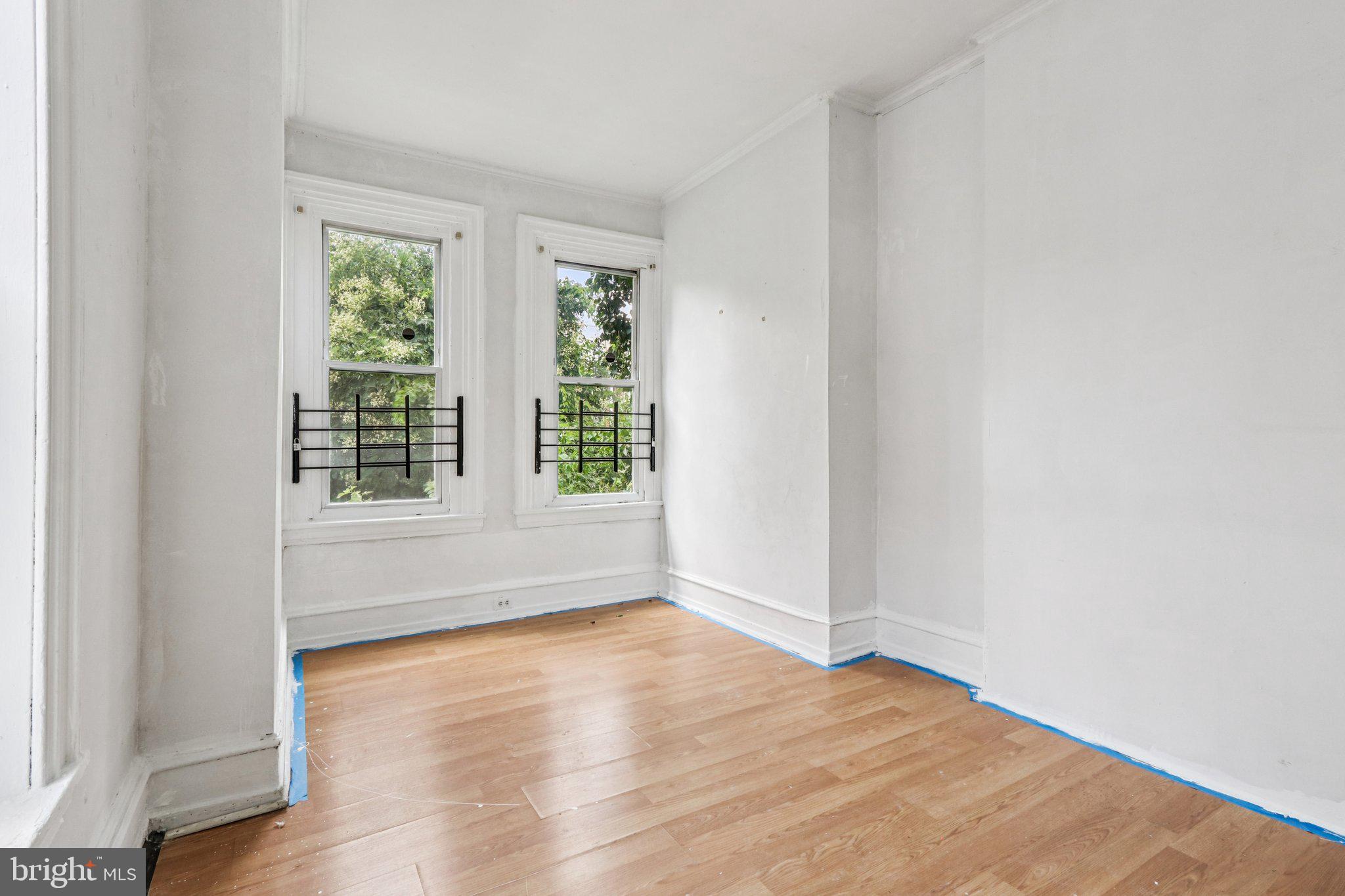 2316 N SMEDLEY STREET