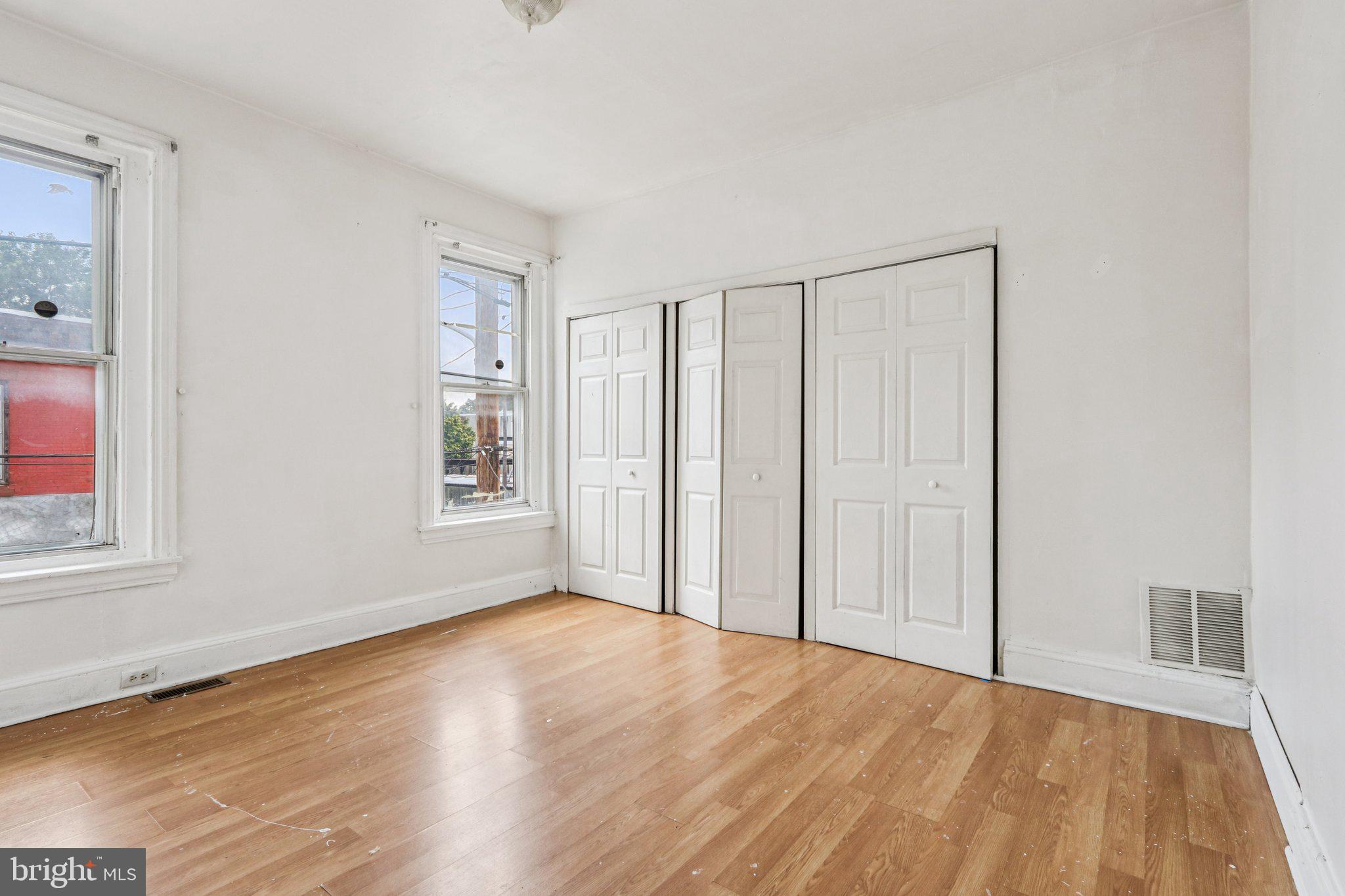 2316 N SMEDLEY STREET