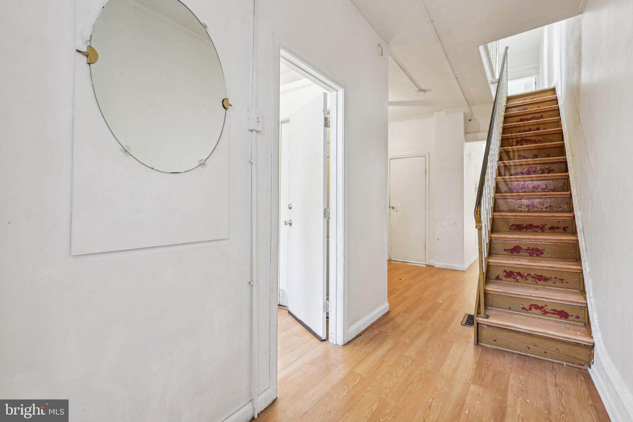 2316 N SMEDLEY STREET