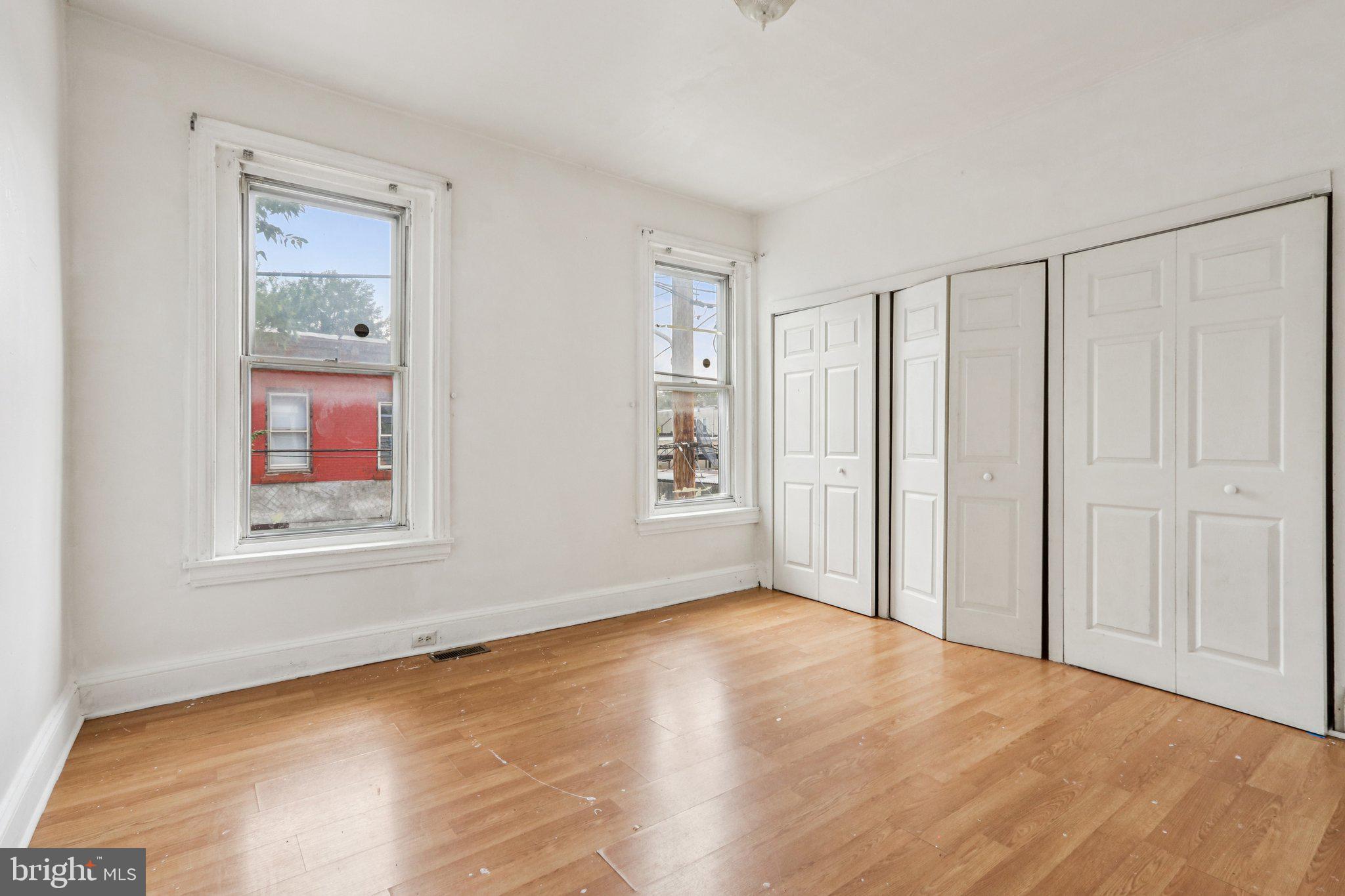 2316 N SMEDLEY STREET