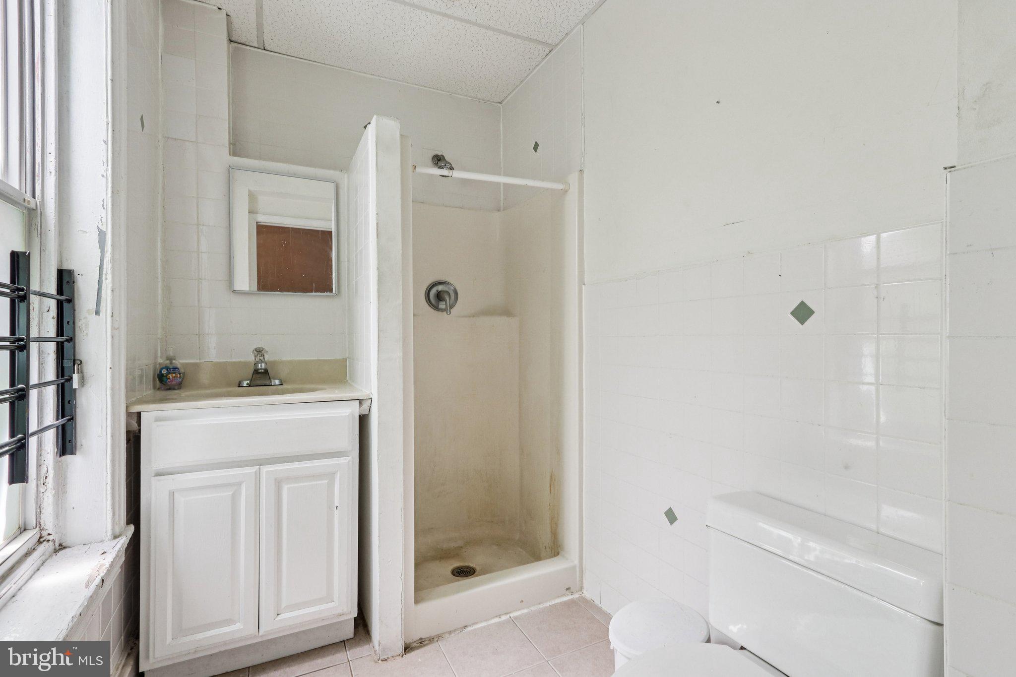 2316 N SMEDLEY STREET