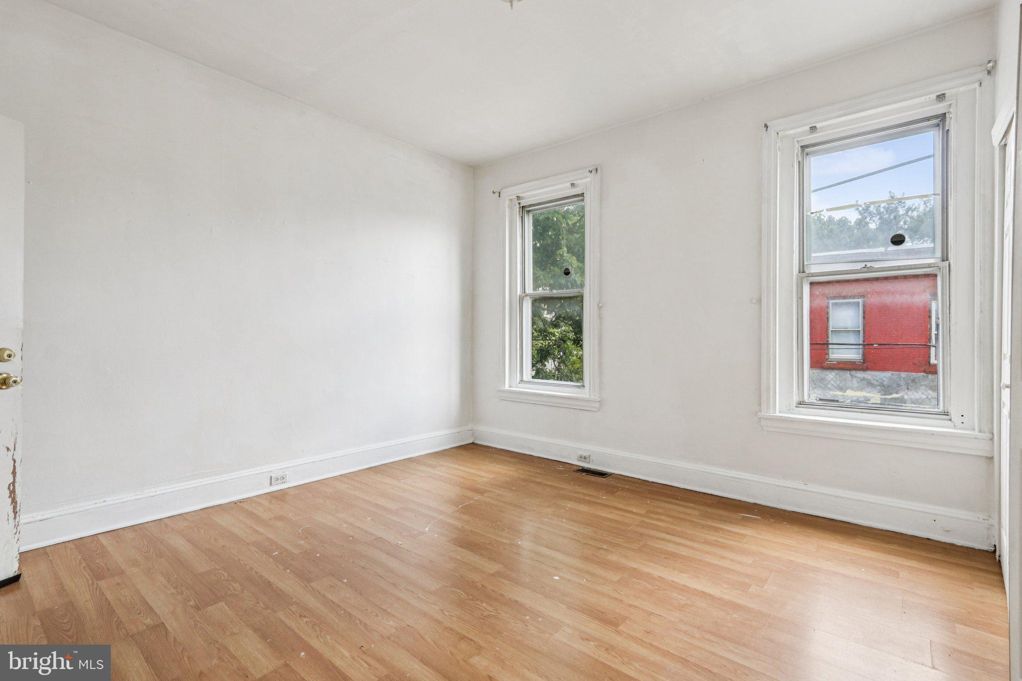 2316 N SMEDLEY STREET