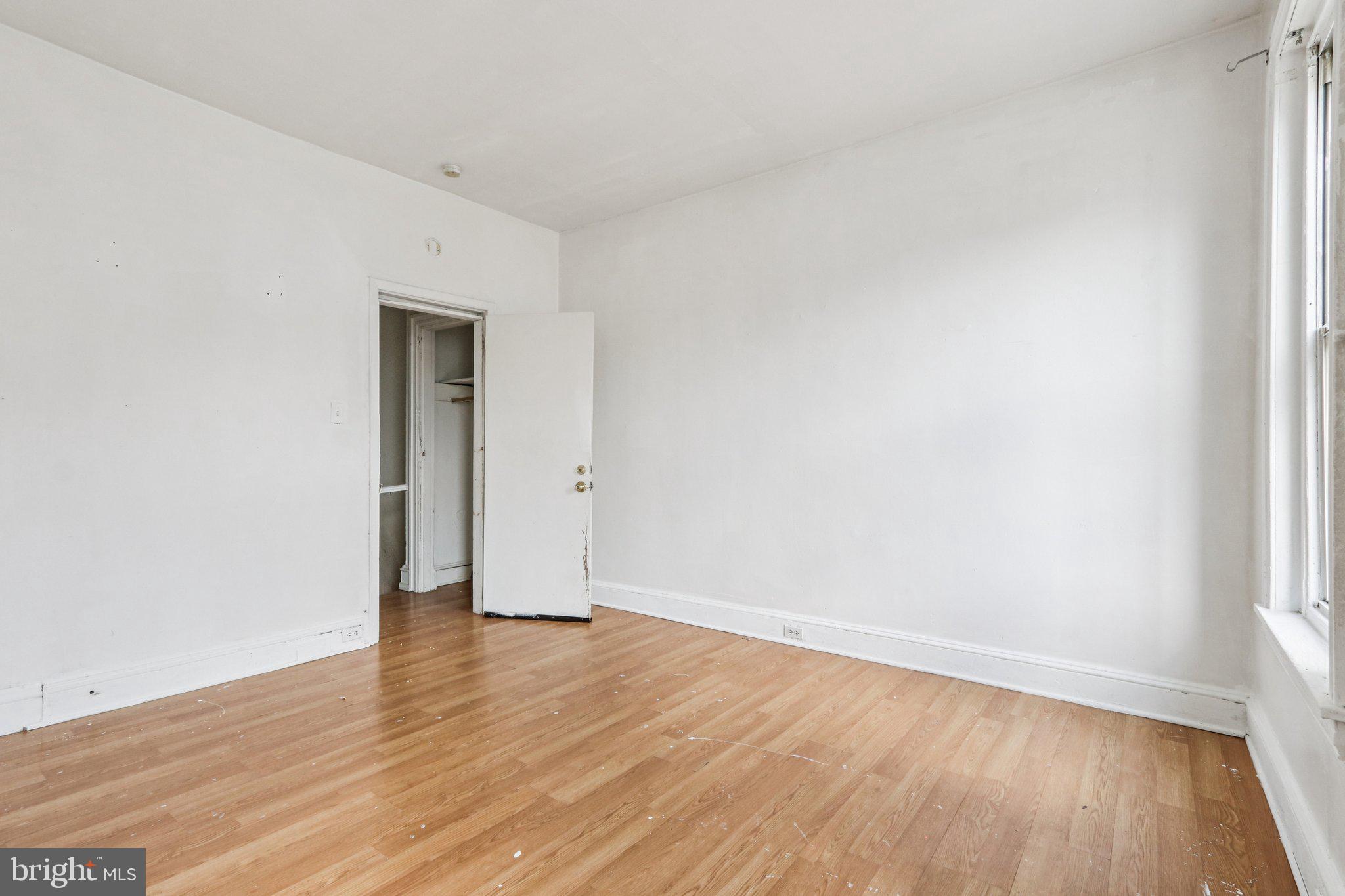 2316 N SMEDLEY STREET