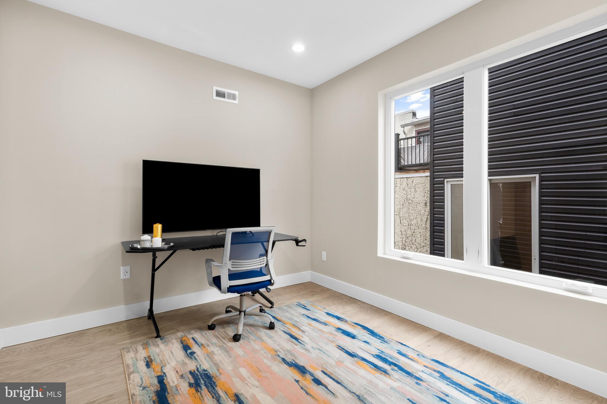 1032 S RANDOLPH STREET