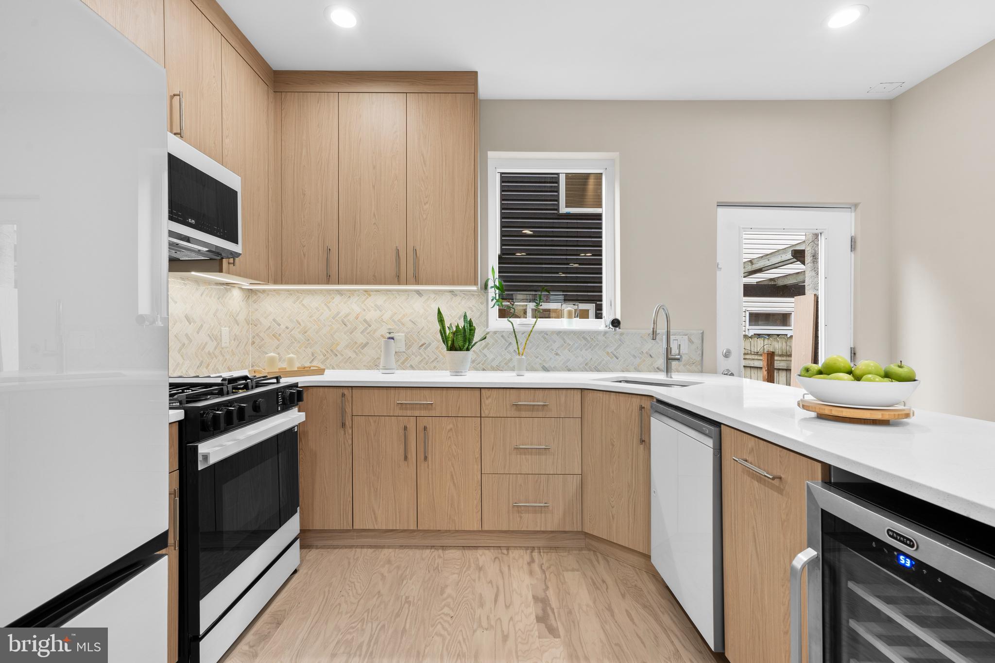 1032 S RANDOLPH STREET