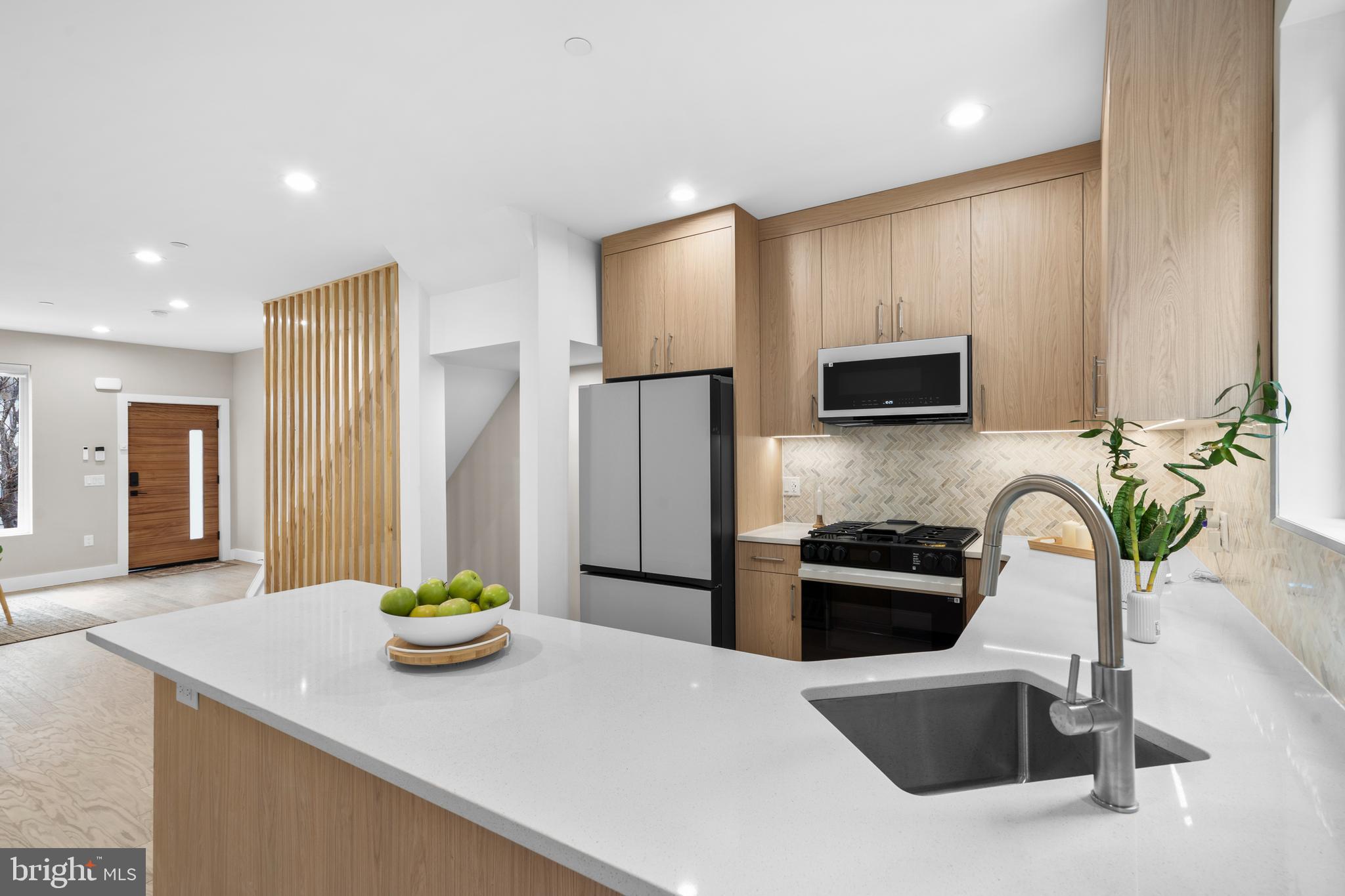 1032 S RANDOLPH STREET