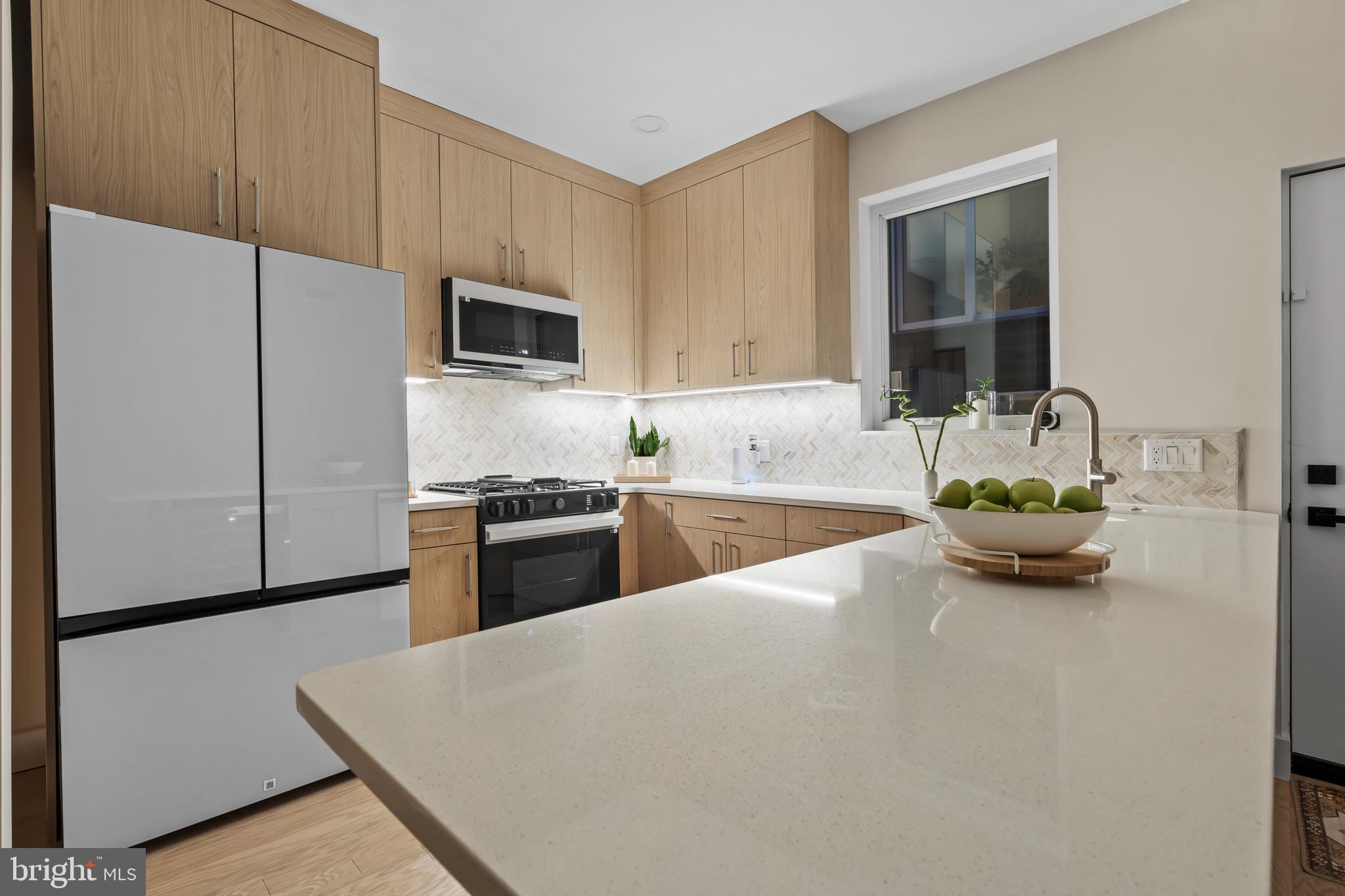 1032 S RANDOLPH STREET