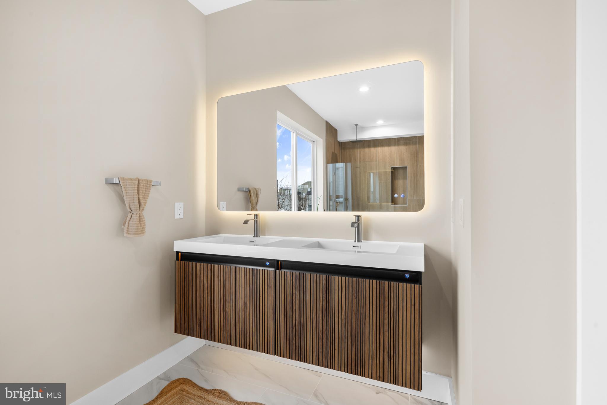 1032 S RANDOLPH STREET