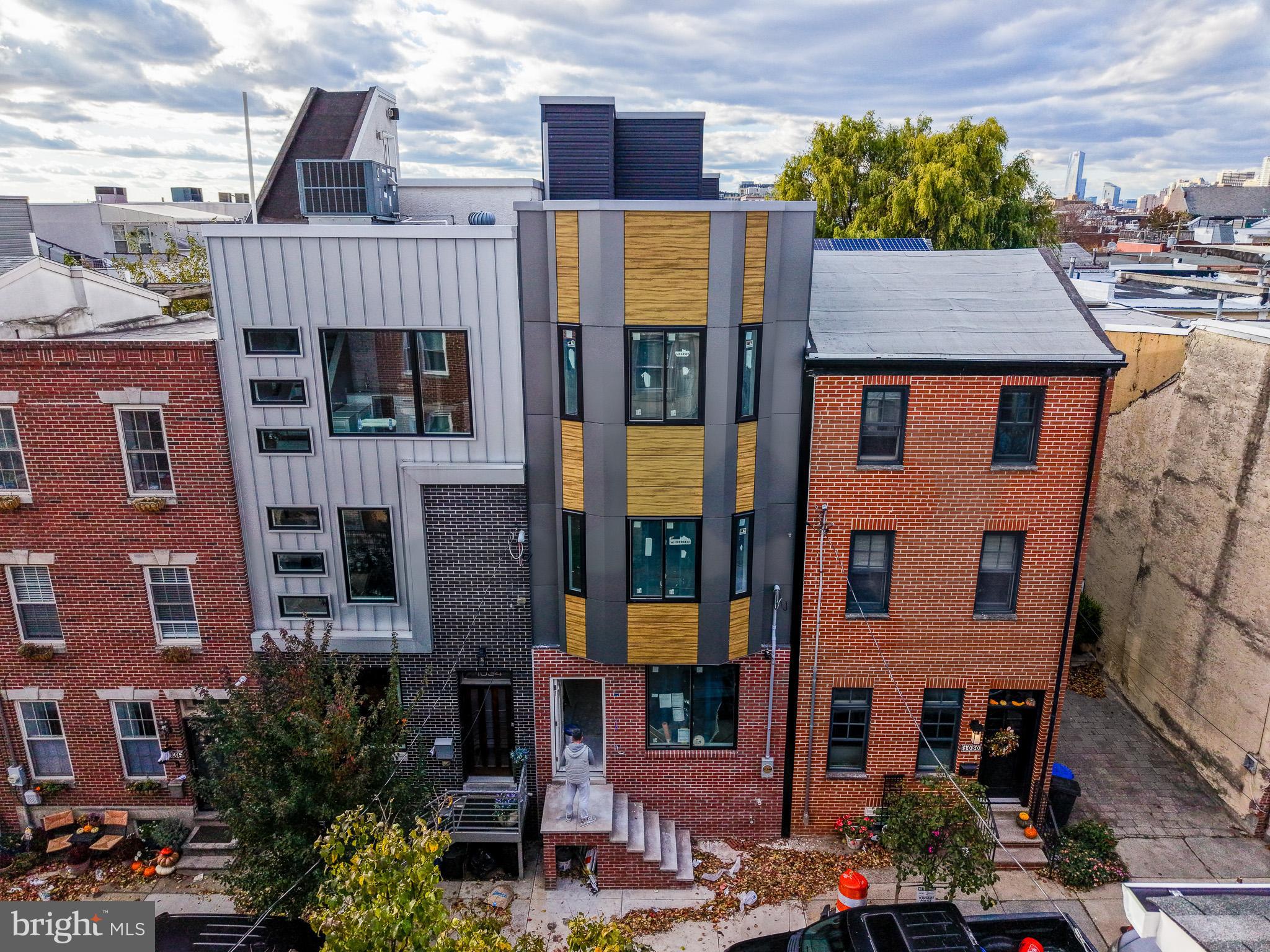 1032 S RANDOLPH STREET