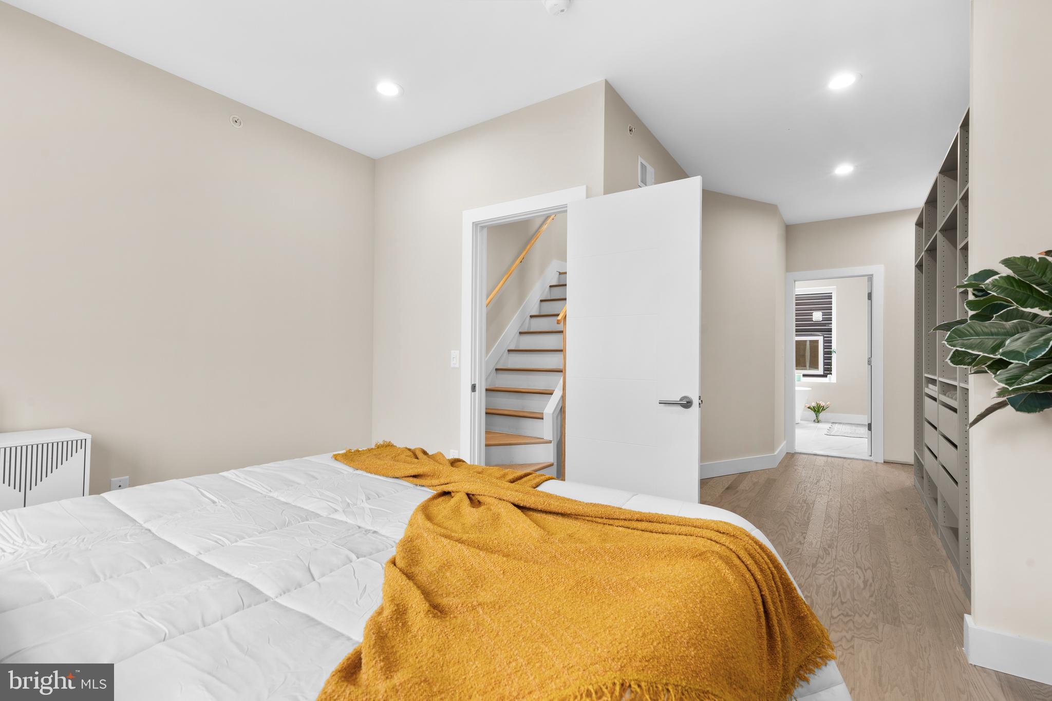 1032 S RANDOLPH STREET