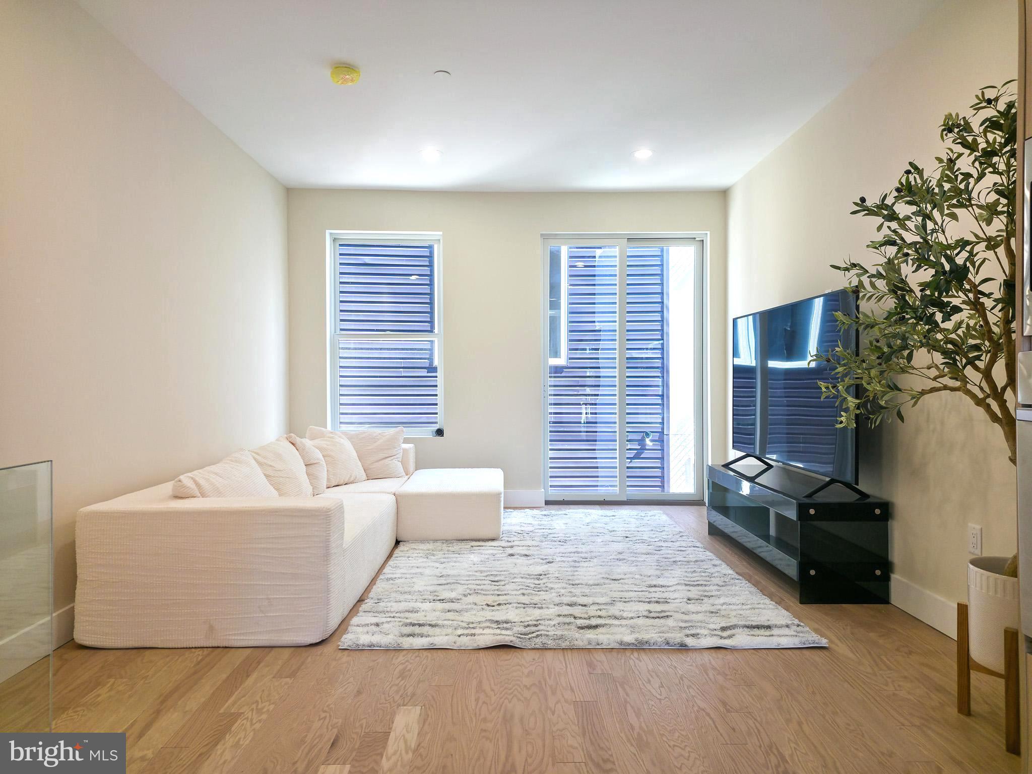 1031 S FAIRHILL STREET