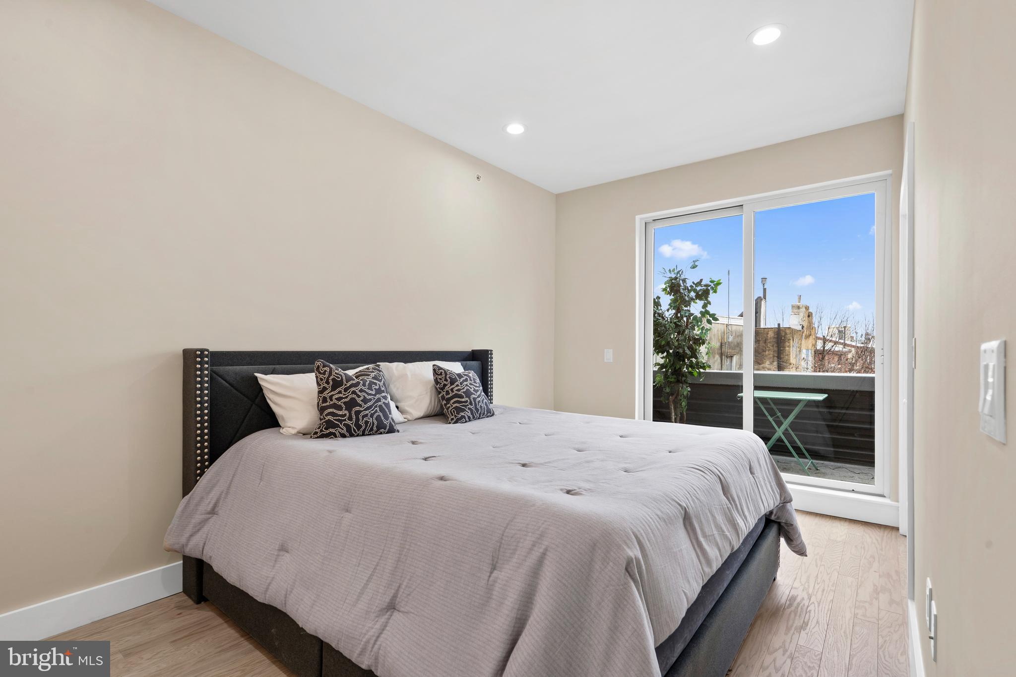 1031 S FAIRHILL STREET