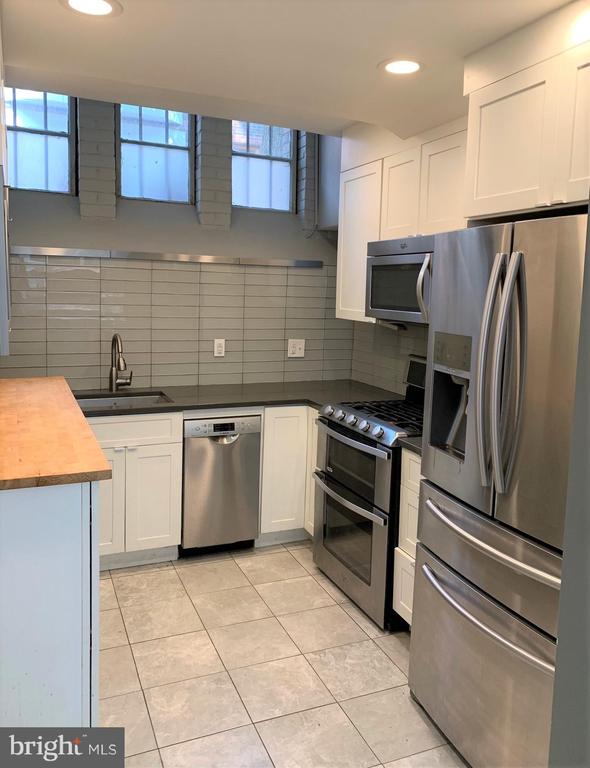 2018 WAVERLY STREET