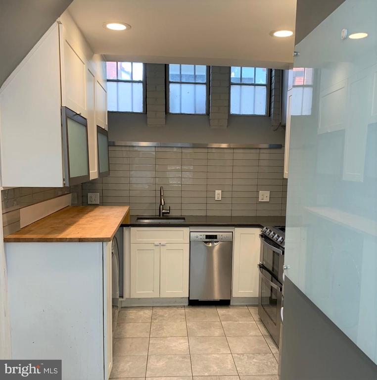 2018 WAVERLY STREET