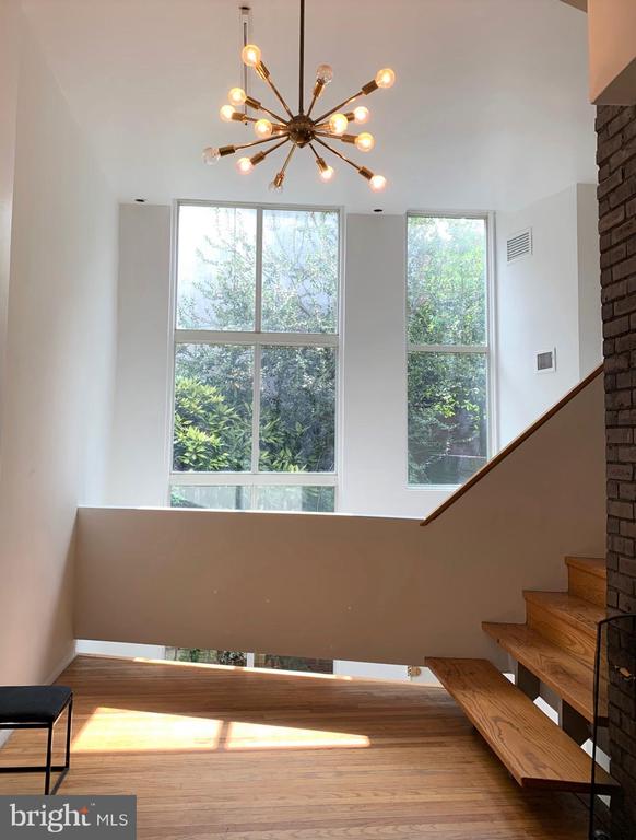 2018 WAVERLY STREET
