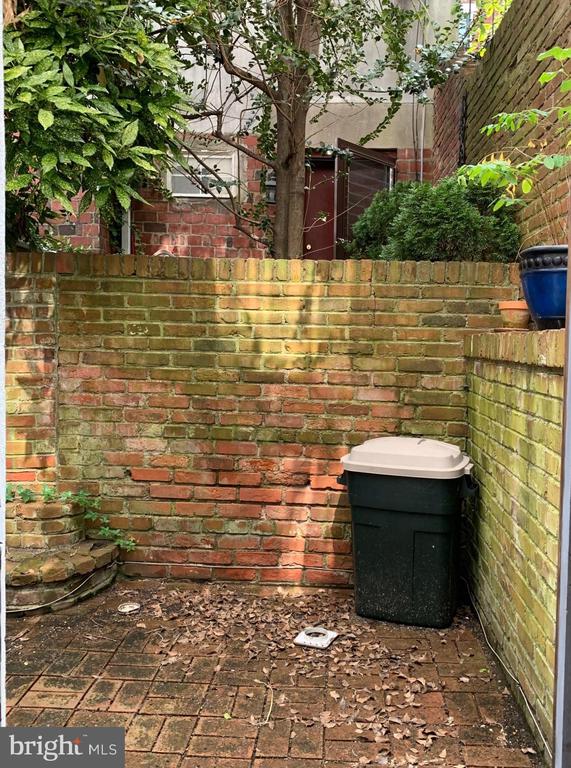 2018 WAVERLY STREET