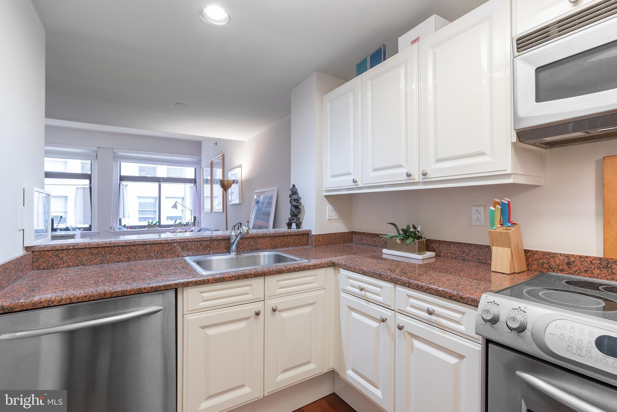 1500 CHESTNUT STREET 12C