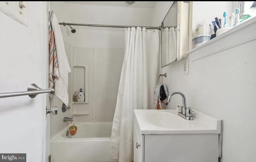 2606 W GIRARD AVENUE 2