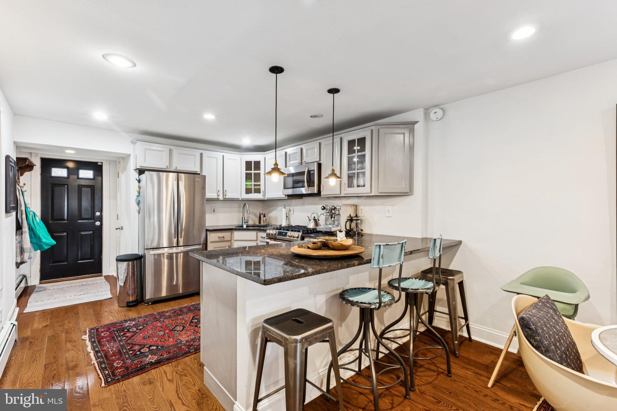 2431 CHRISTIAN STREET