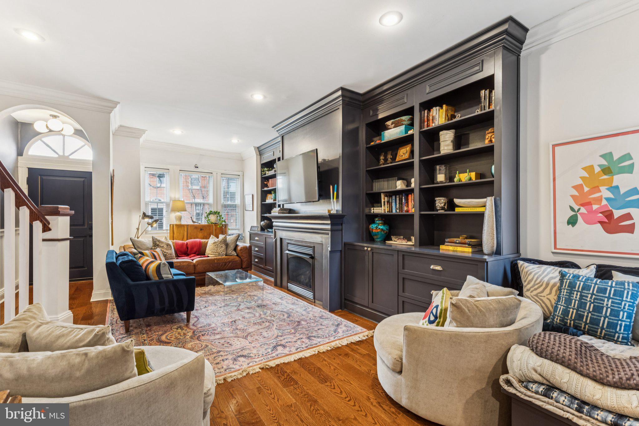 2431 CHRISTIAN STREET