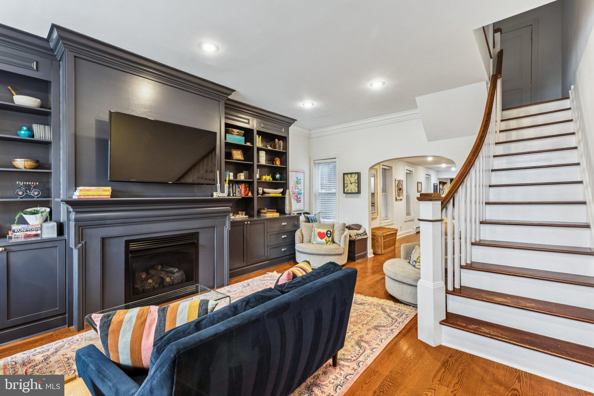 2431 CHRISTIAN STREET