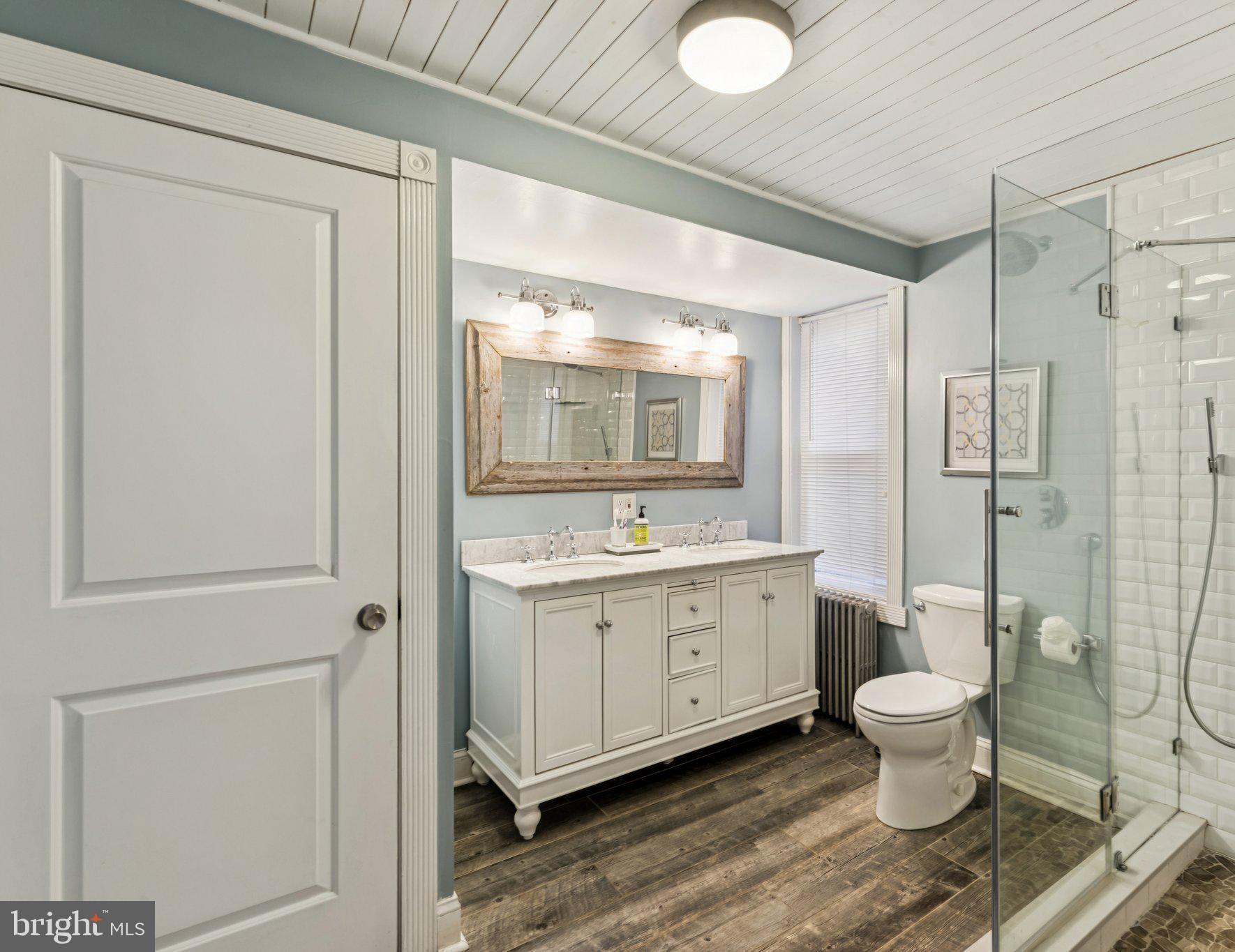 2431 CHRISTIAN STREET