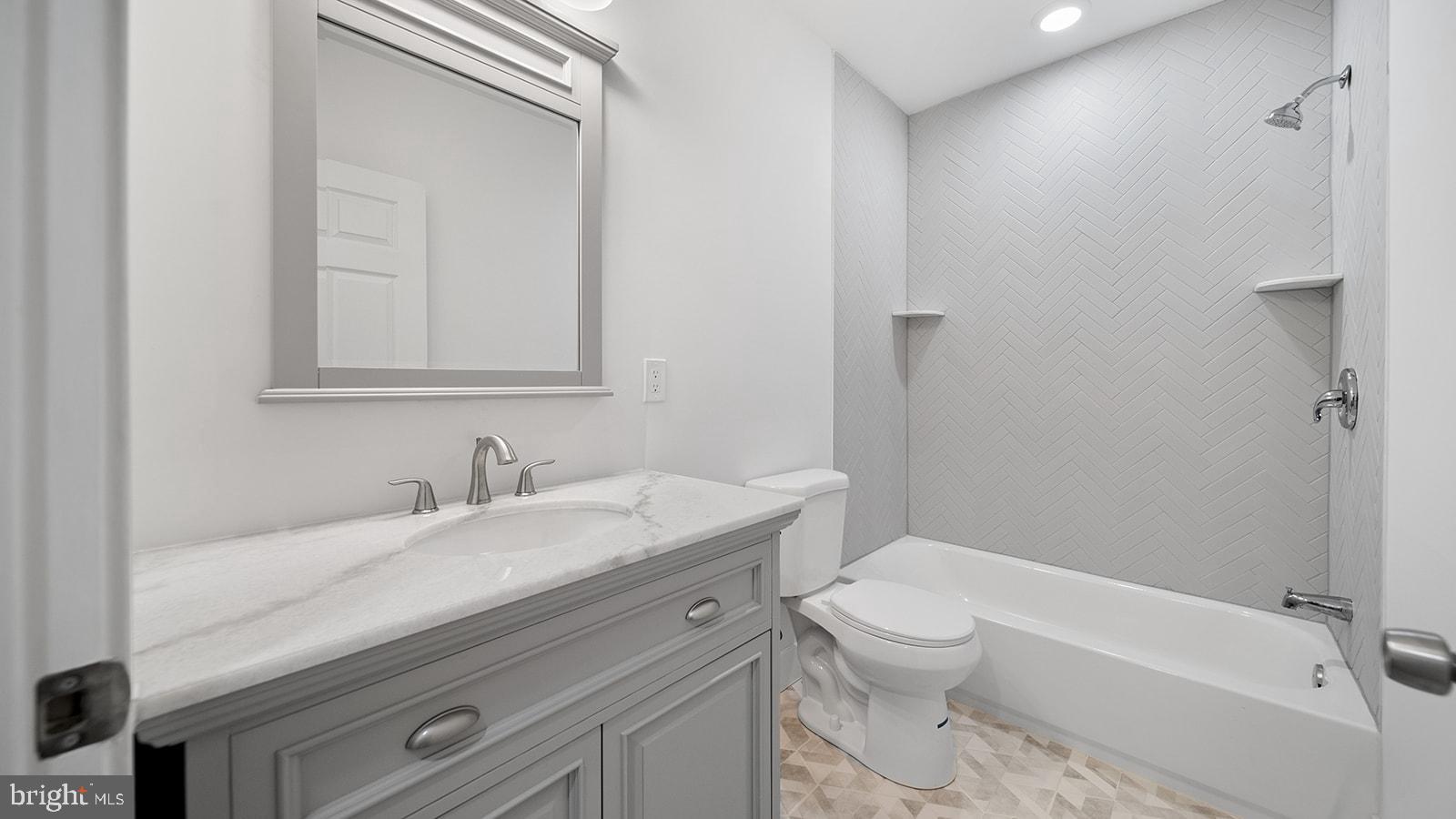 512 S 4TH STREET 1ST FL