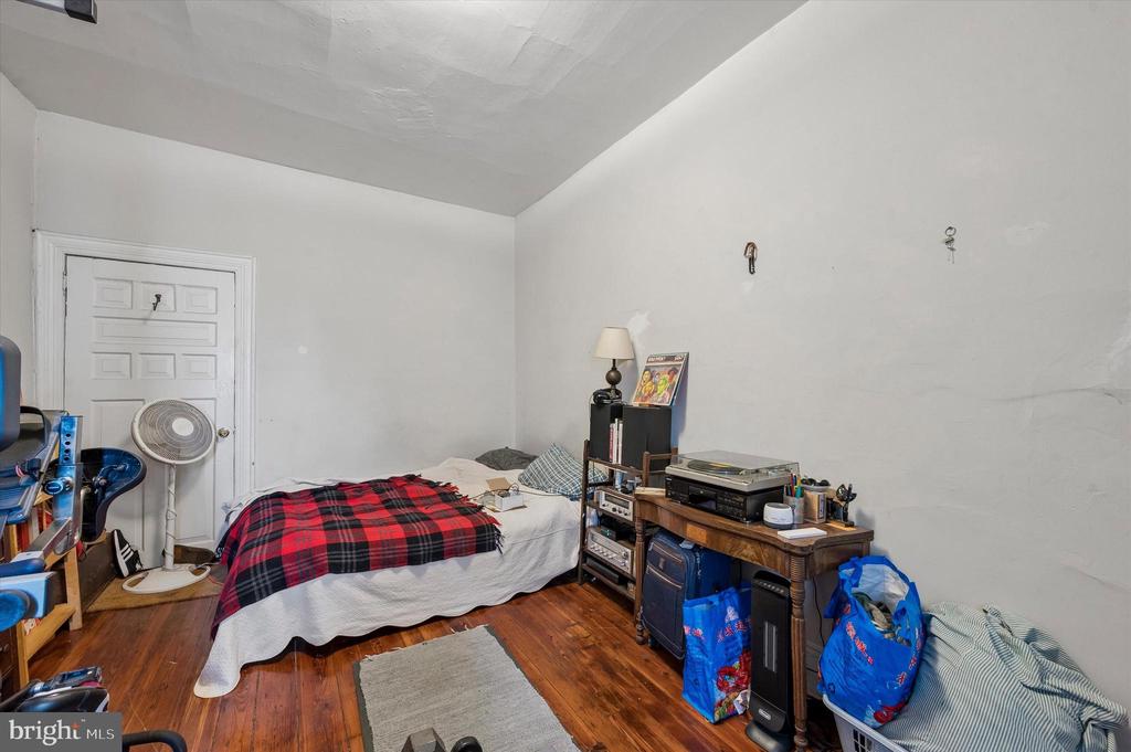1206 N 5TH STREET