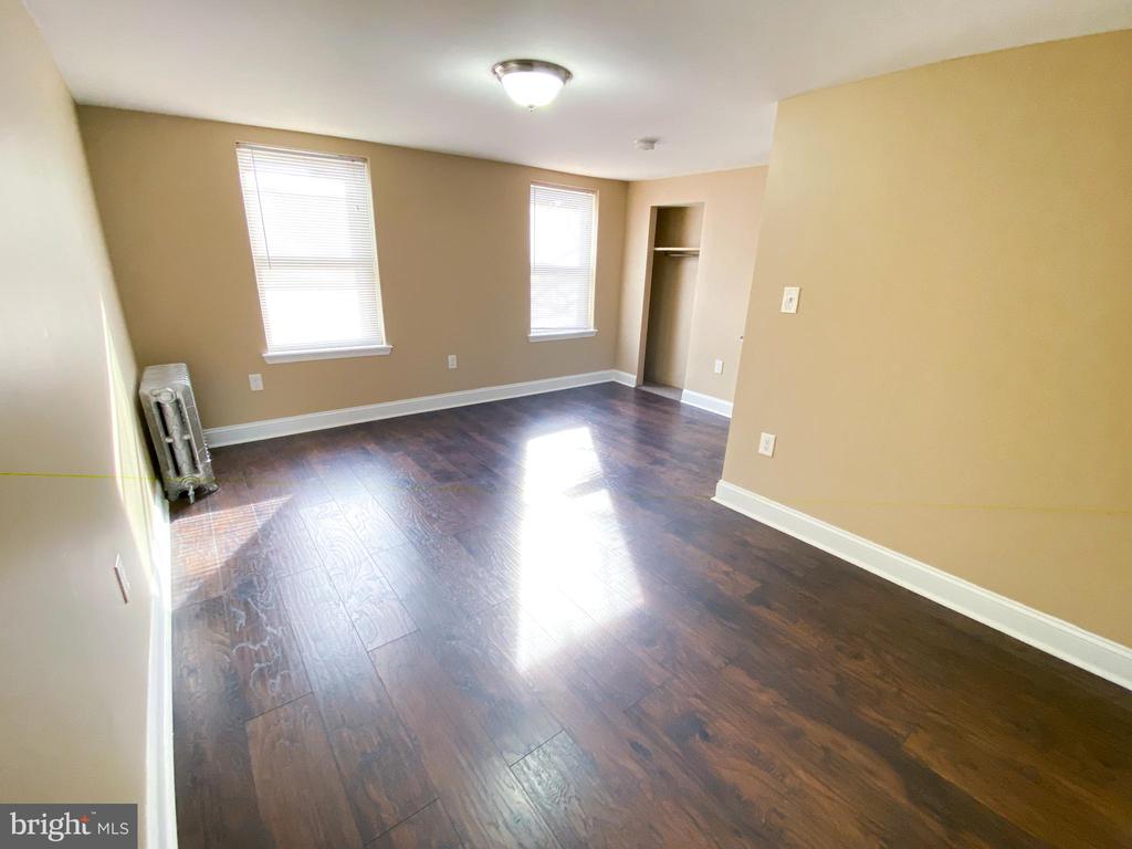 174 W MASTER STREET