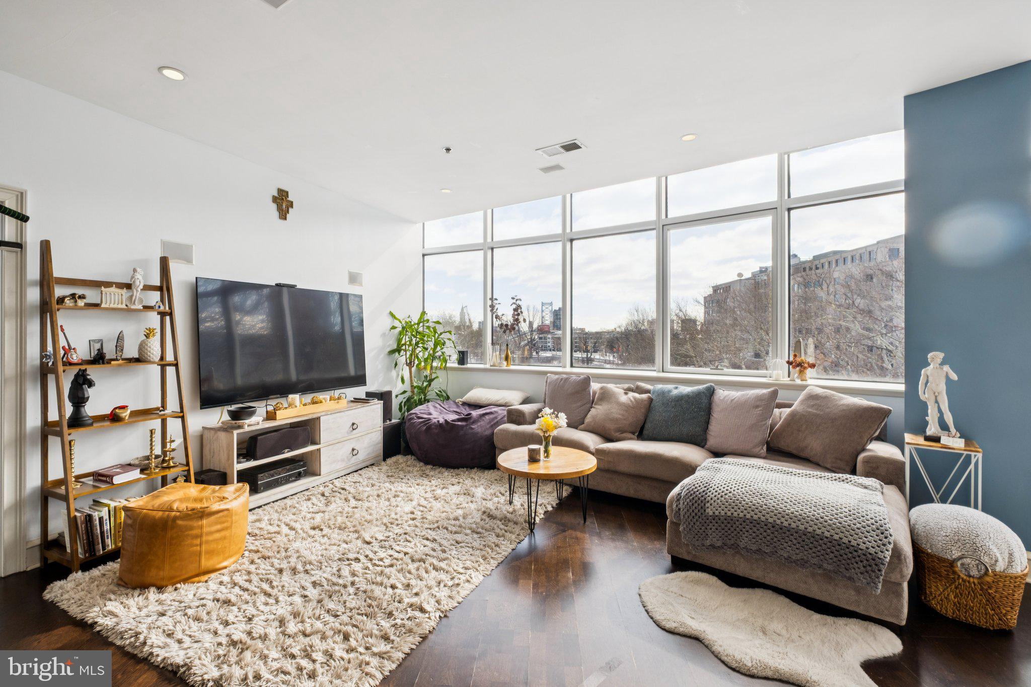 201 N 8TH STREET 59 403