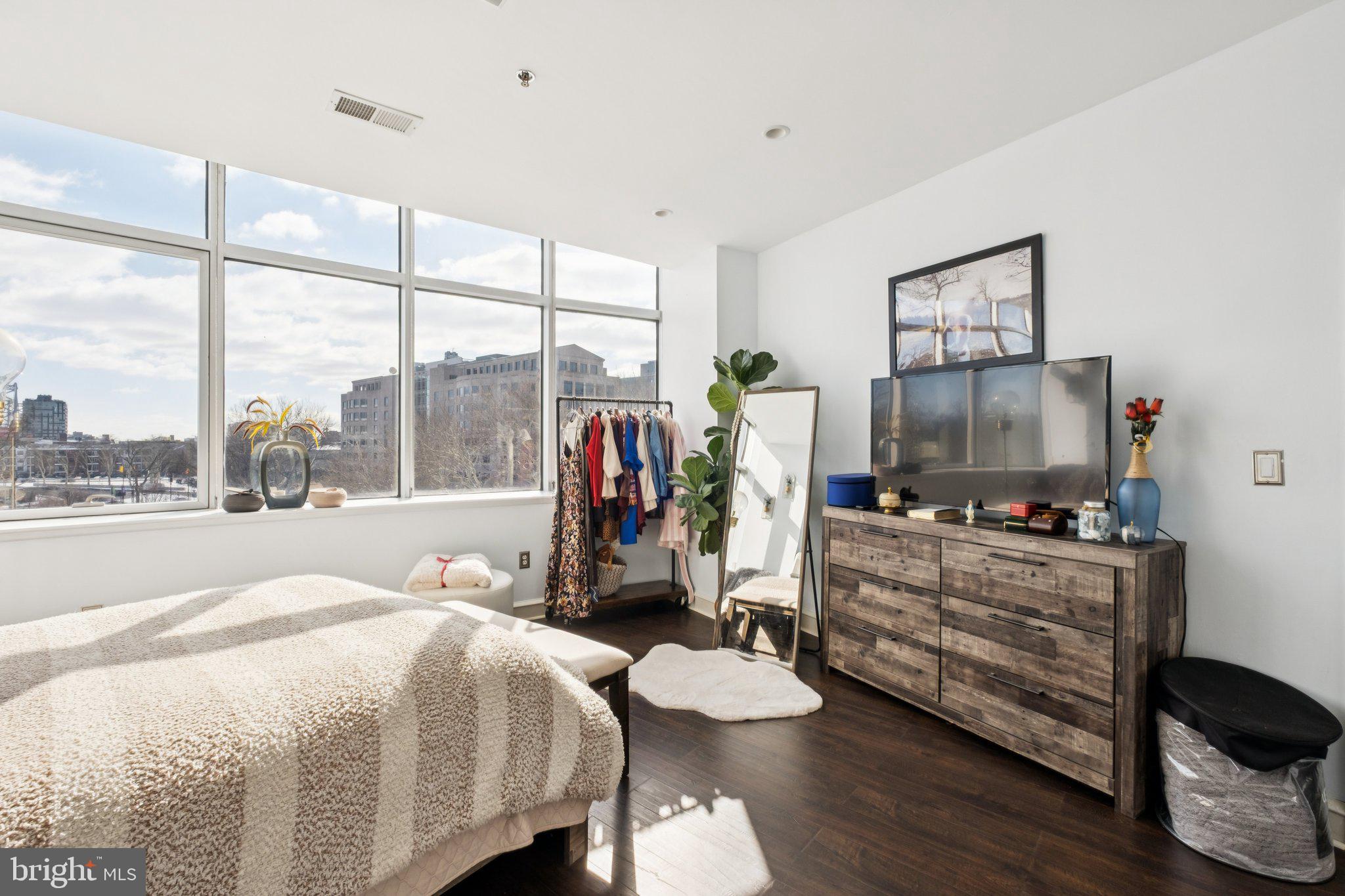 201 N 8TH STREET 59 403