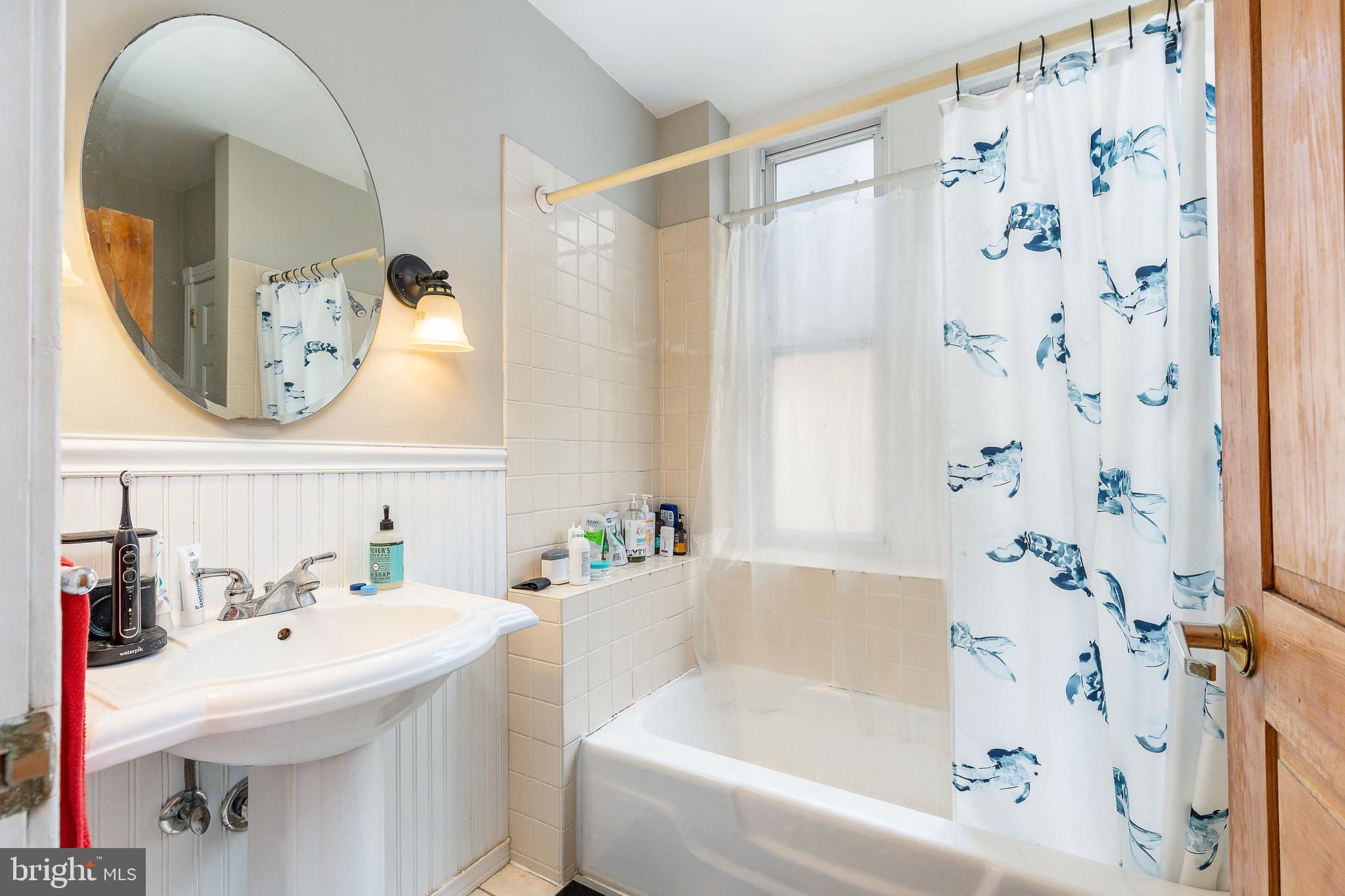 551 LEVERINGTON AVENUE