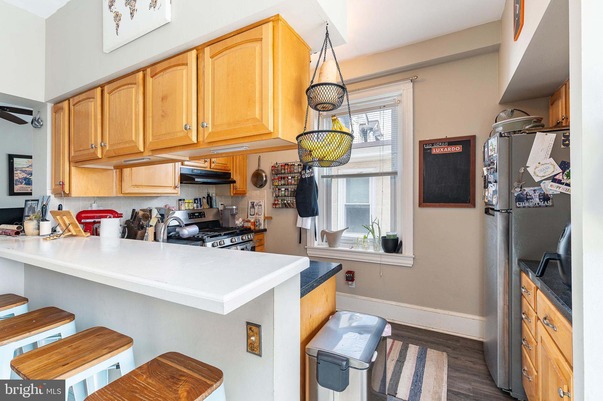 551 LEVERINGTON AVENUE