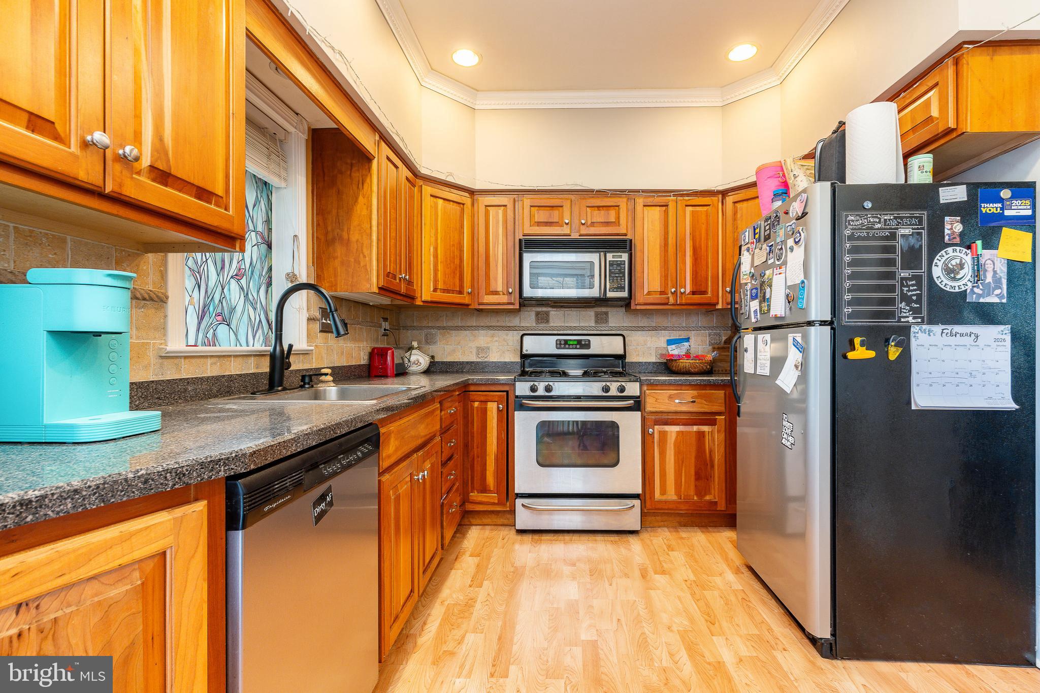 551 LEVERINGTON AVENUE