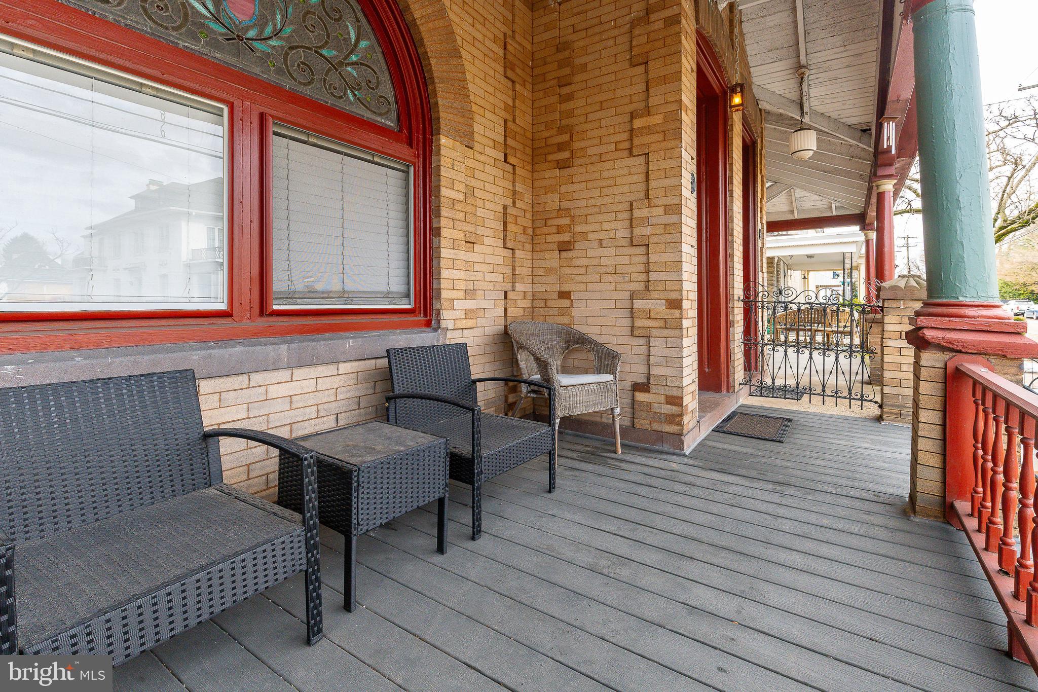 551 LEVERINGTON AVENUE