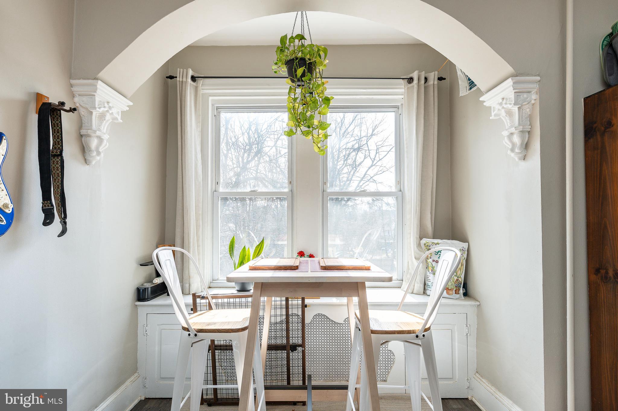 551 LEVERINGTON AVENUE