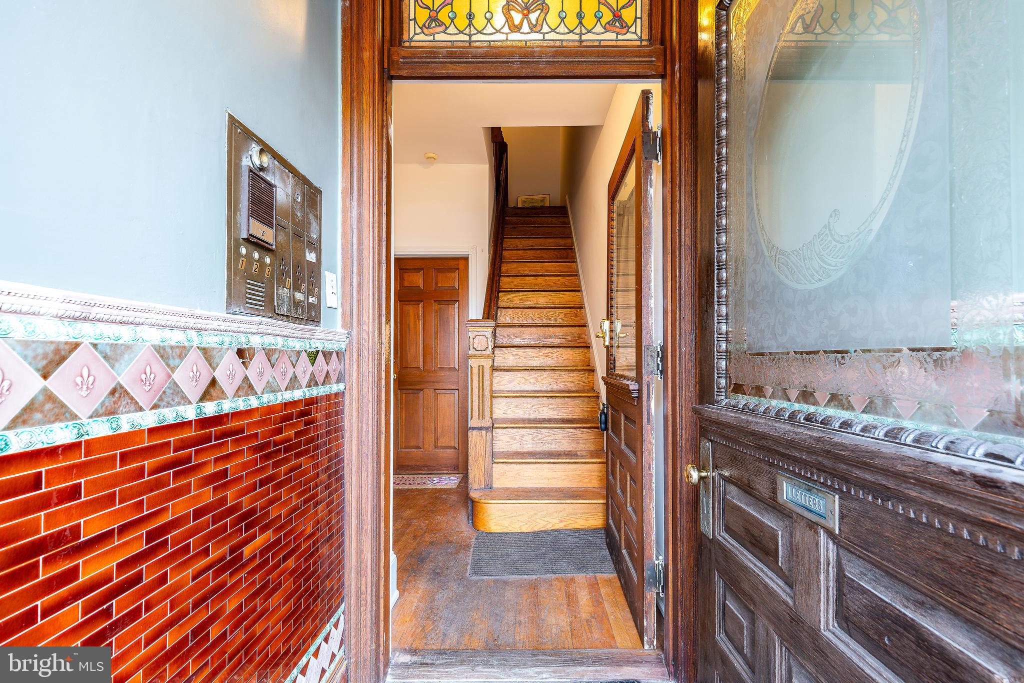 551 LEVERINGTON AVENUE