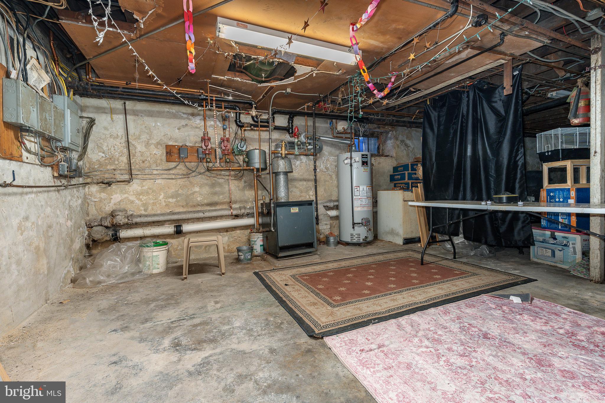 551 LEVERINGTON AVENUE