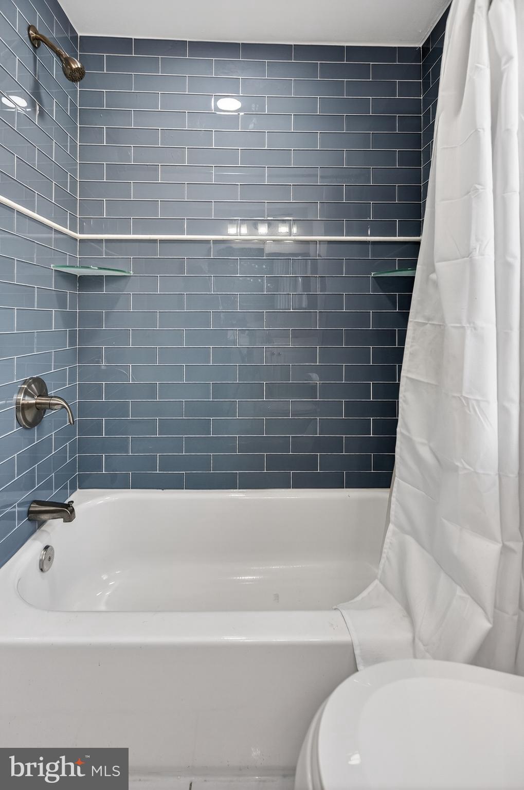 2543 NICHOLAS STREET