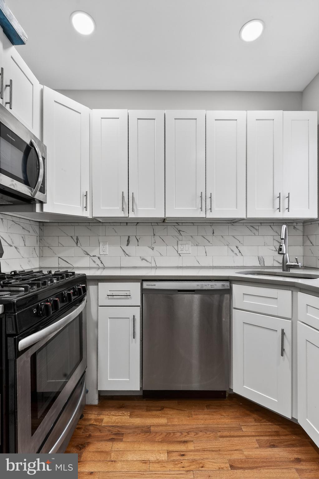 2543 NICHOLAS STREET