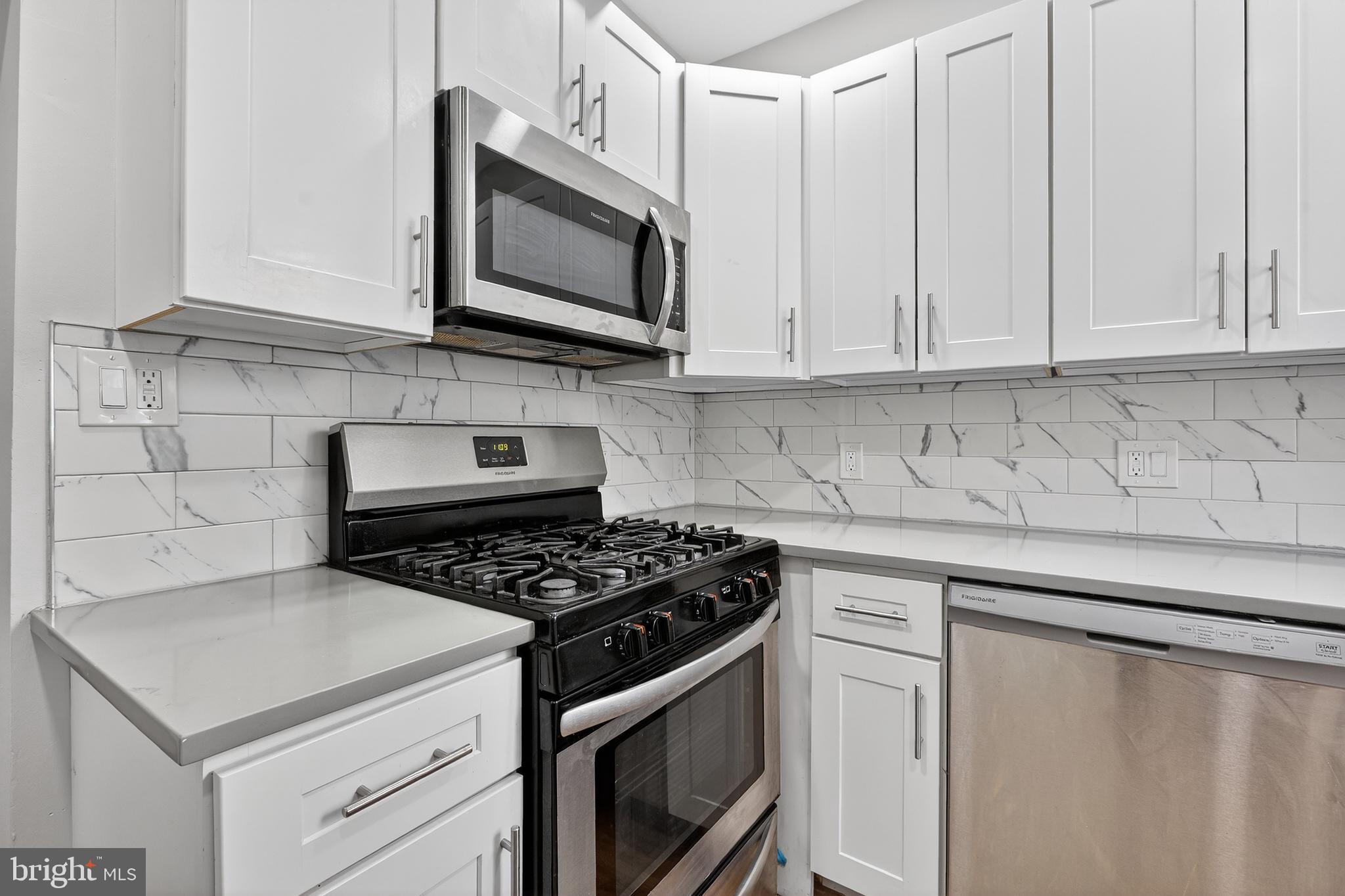 2543 NICHOLAS STREET