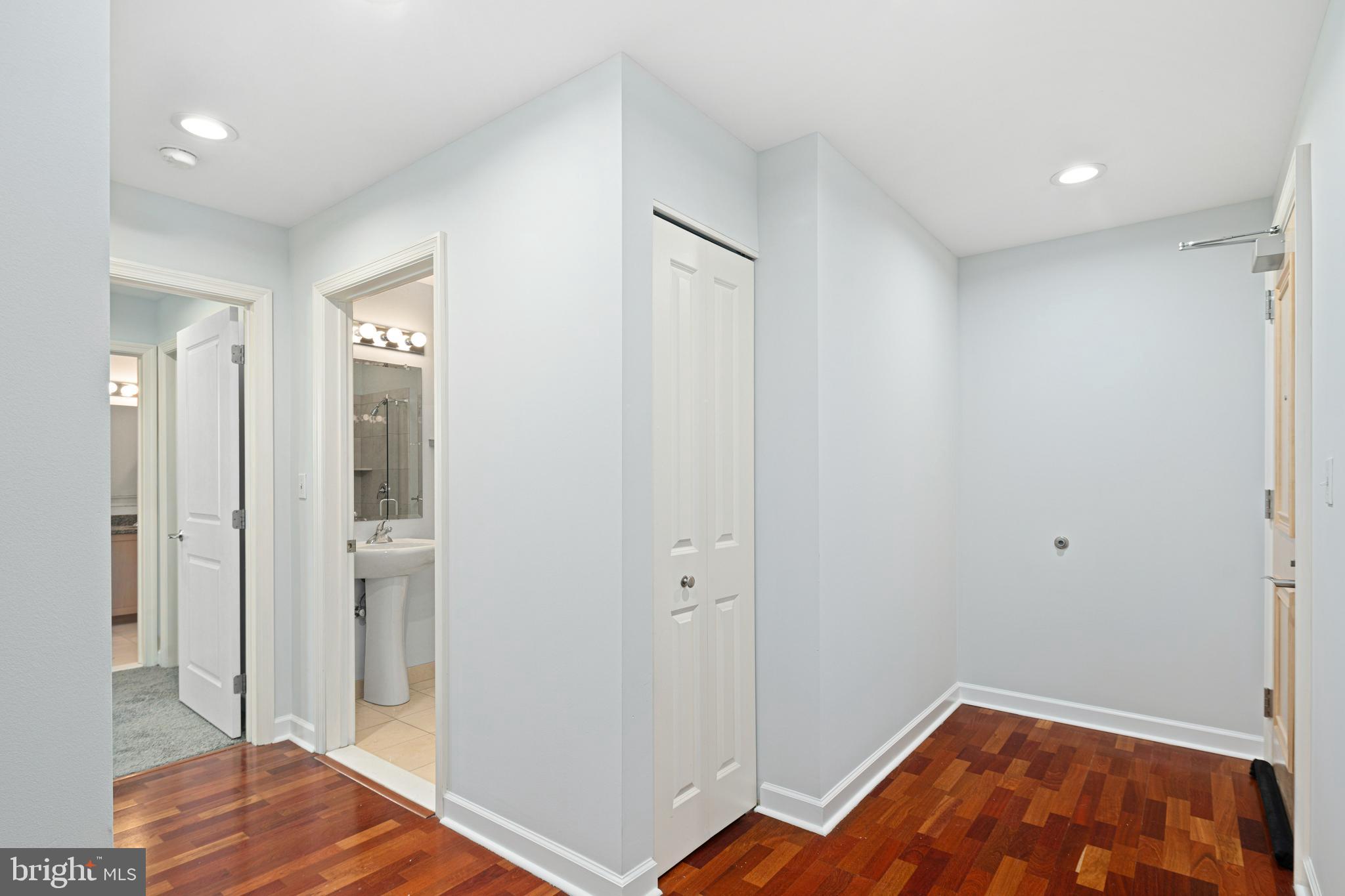 901 N PENN STREET F307