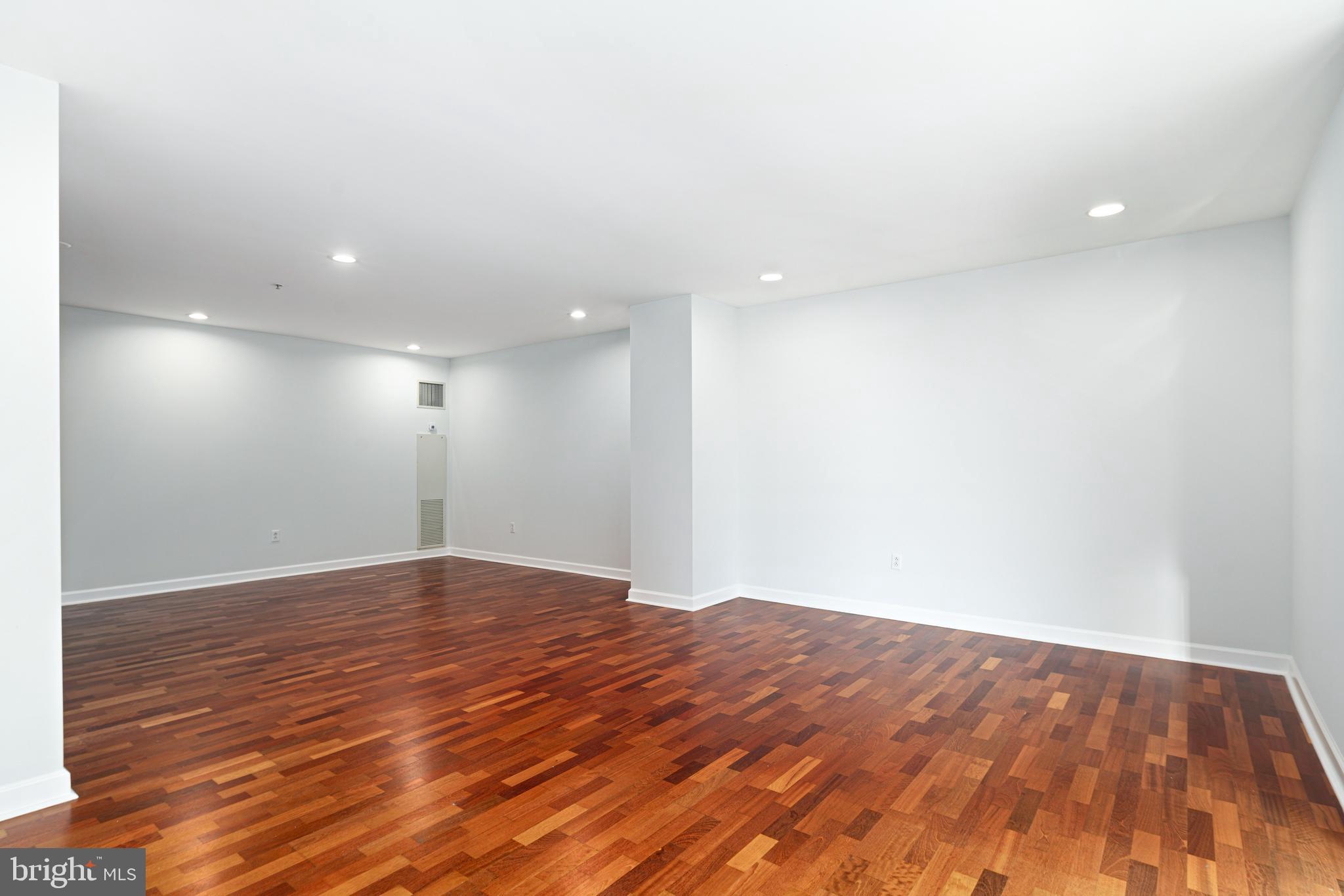 901 N PENN STREET F307