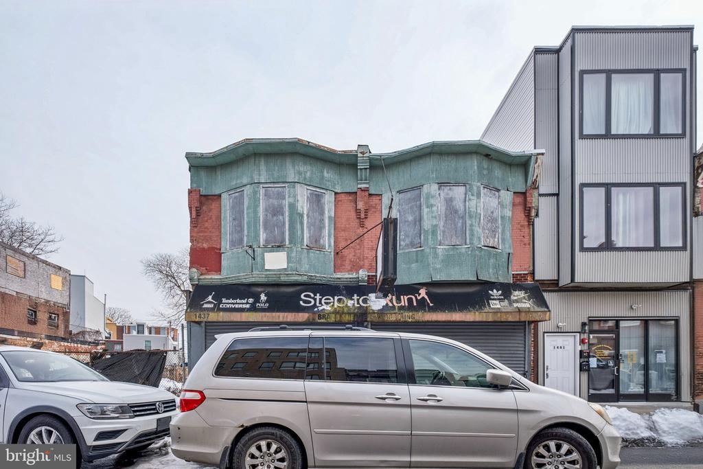 1437 POINT BREEZE AVENUE 39