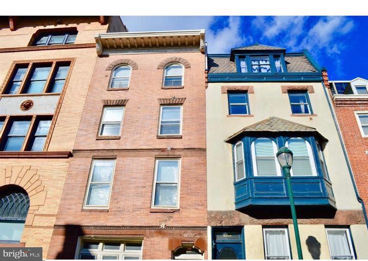 1207 LOCUST STREET 2F