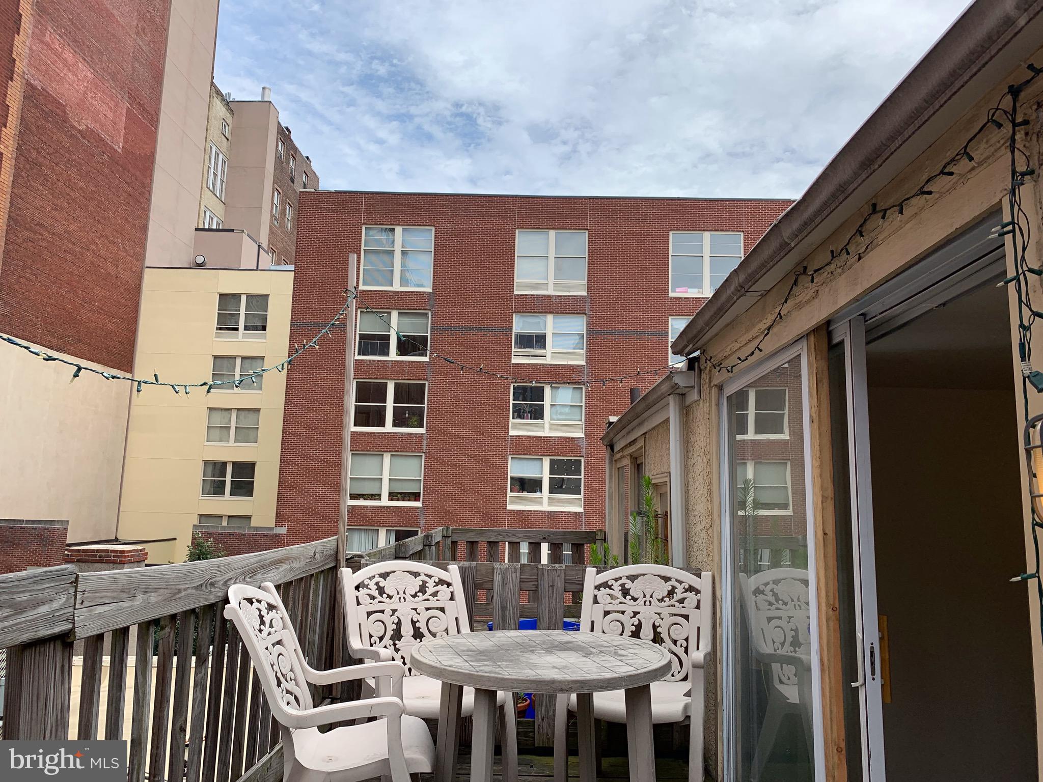 1207 LOCUST STREET 2F