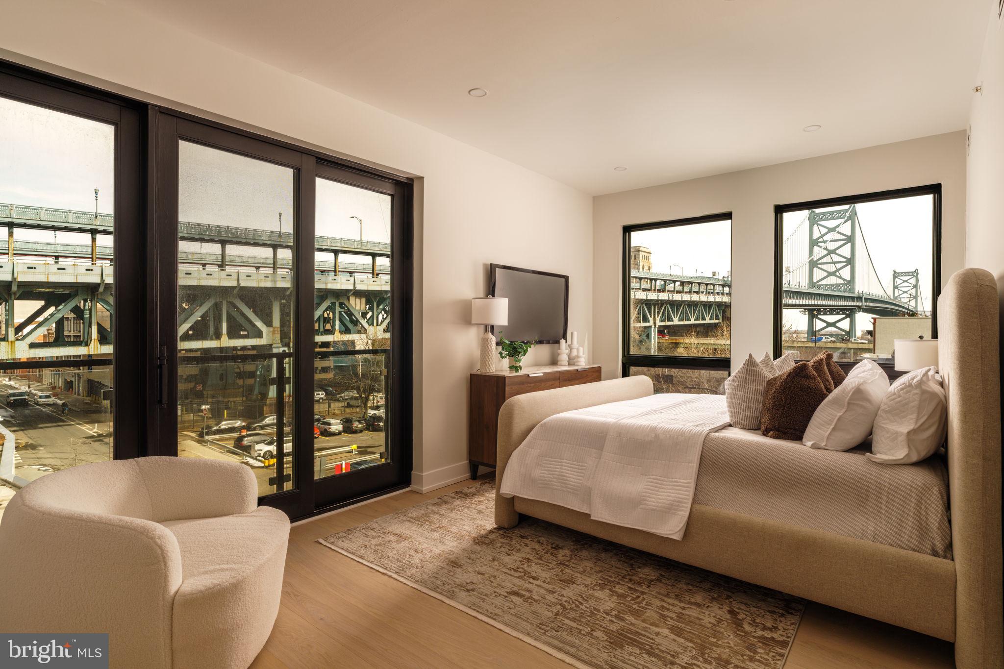 160 N 2ND STREET 64 3R