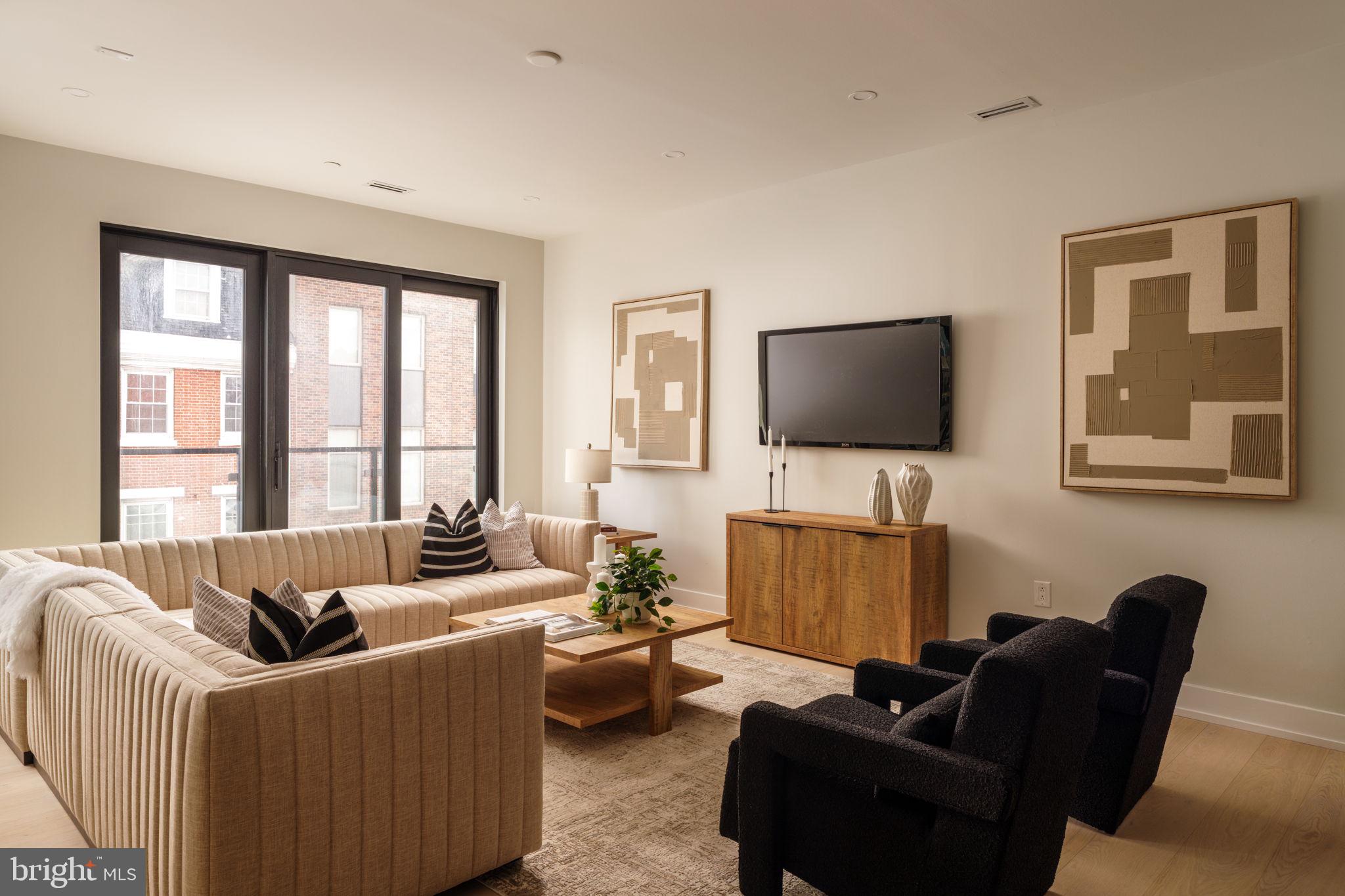 160 N 2ND STREET 64 3R