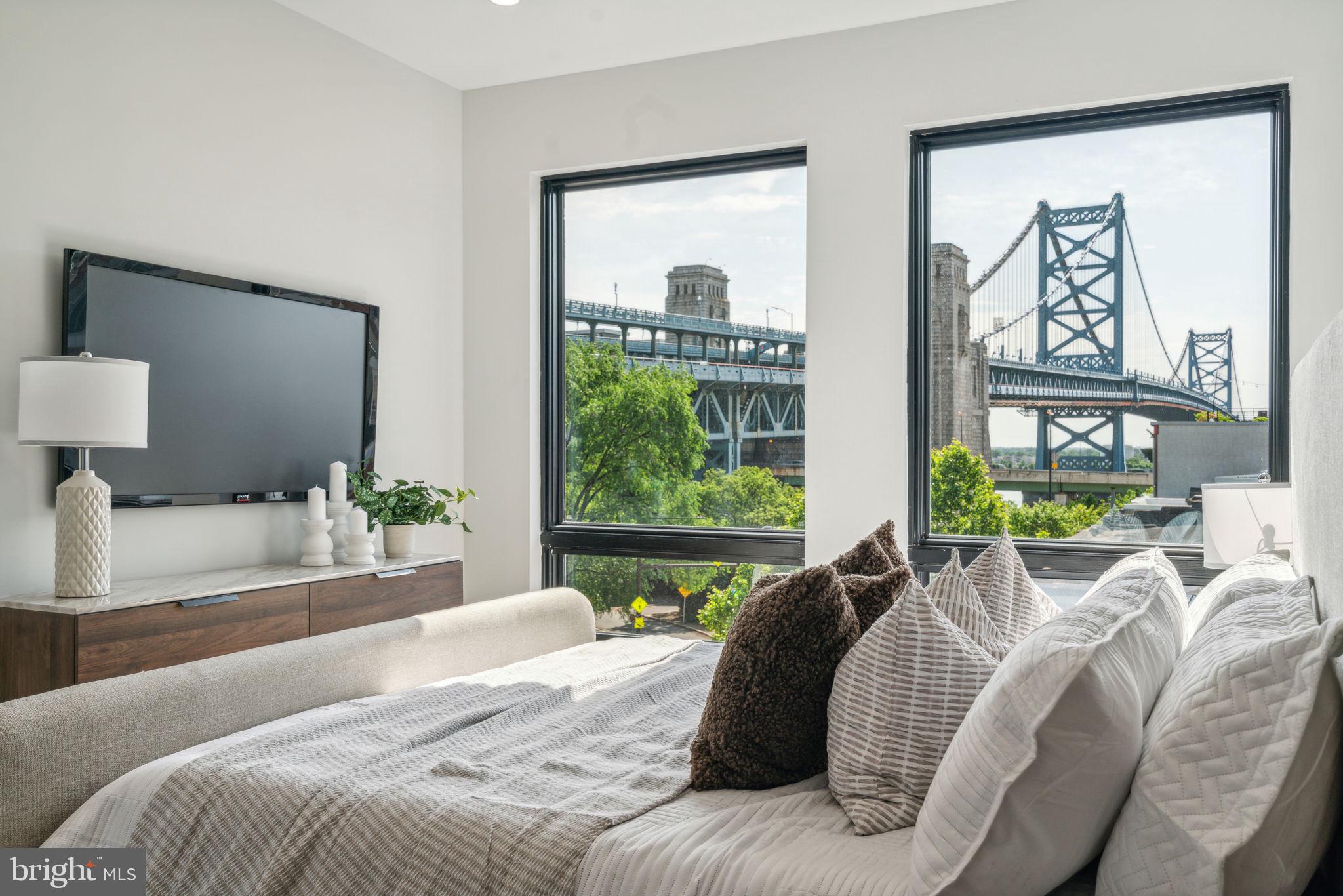 160 N 2ND STREET 64 3R